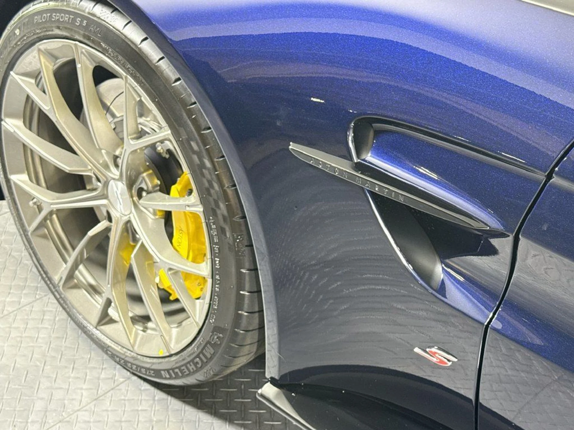 mph021_3439265684_new_2026_aston_martin_vantage_scoupe_11350_23086723_23_1024_5bf9875762