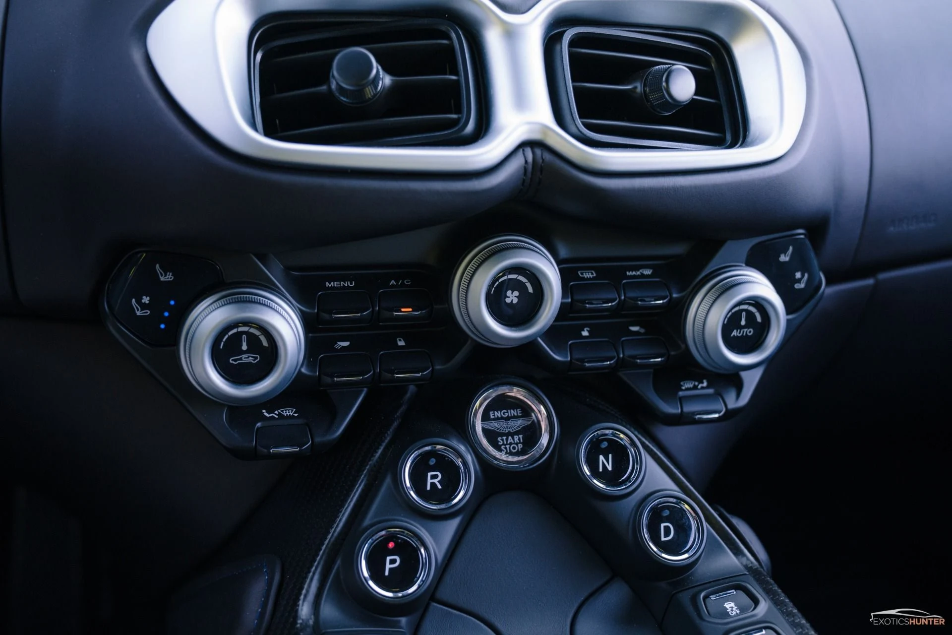 mph021_3451748465_Used_2019_Aston_Martin_Vantage_1753929361_10b930556b
