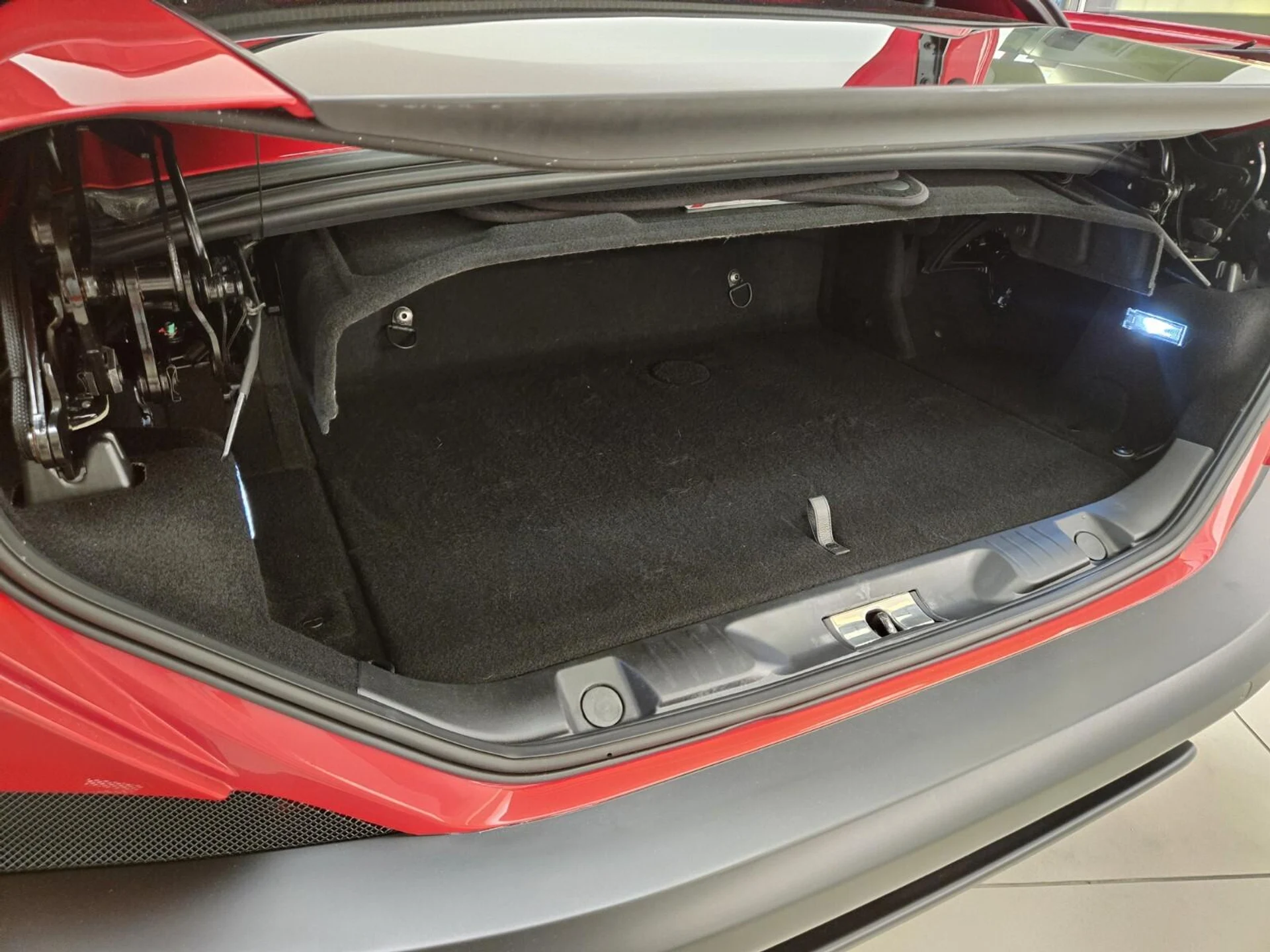 mph021_345610811_Used_2019_Ferrari_Portofino_1753251672_321f58b89a
