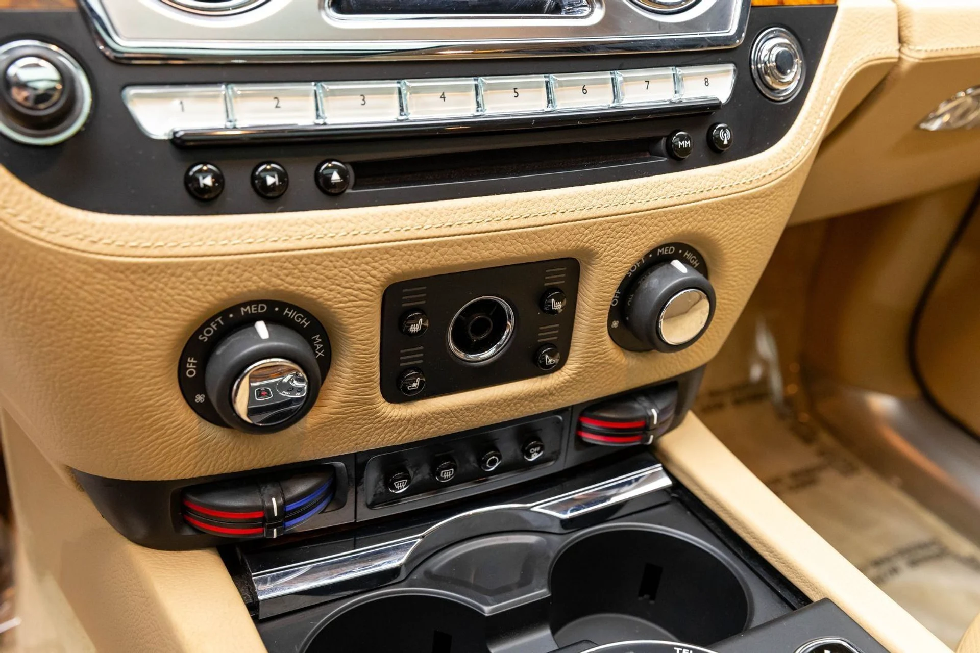 mph021_3463747772_22_4b213ed82d