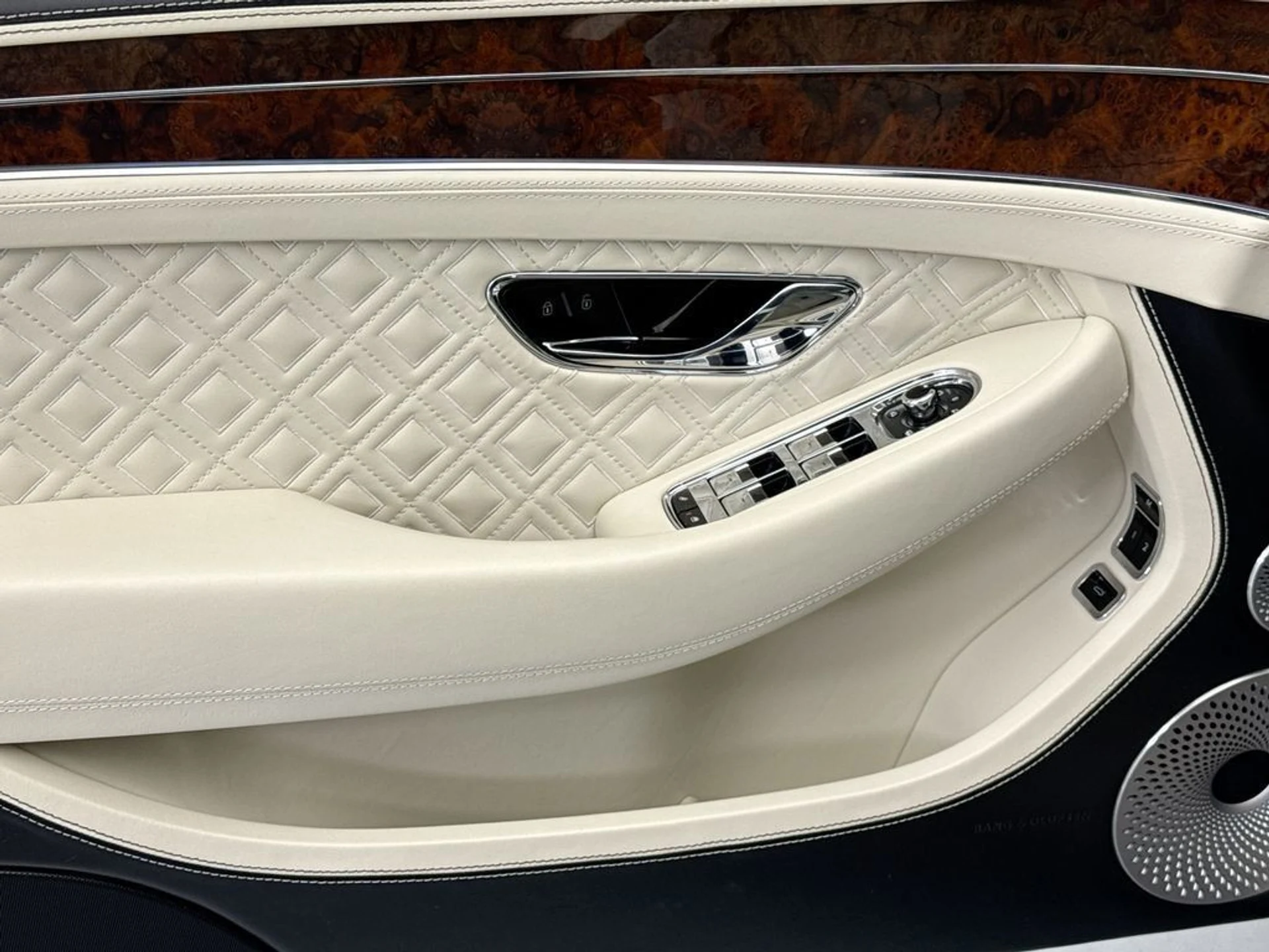 mph021_346524721_used_2022_bentley_continental_gtmullinercoupe_8119_23012580_22_1024_7dbdae4772