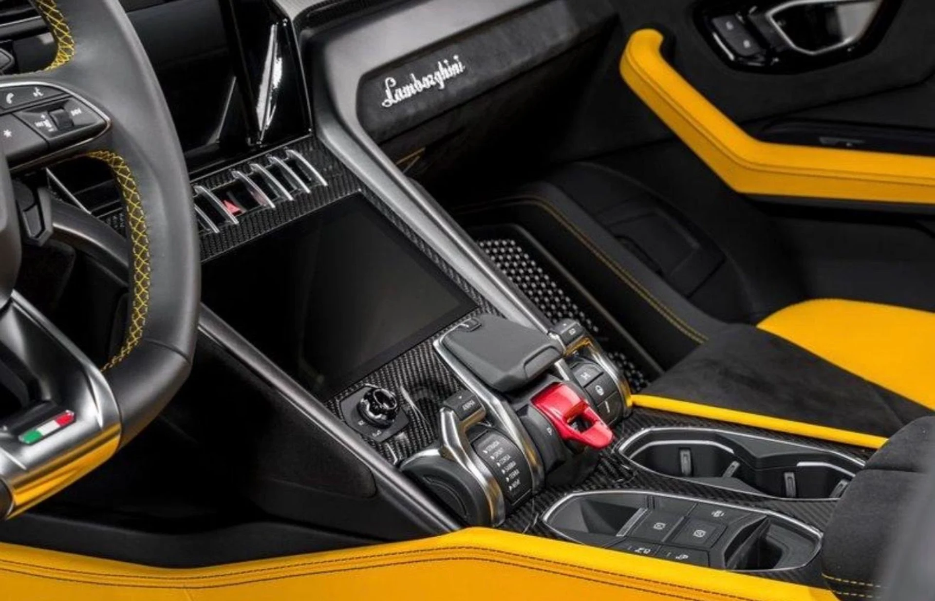 mph021_3476156734_Used_2021_Lamborghini_Urus_1769032745_e30dc61284