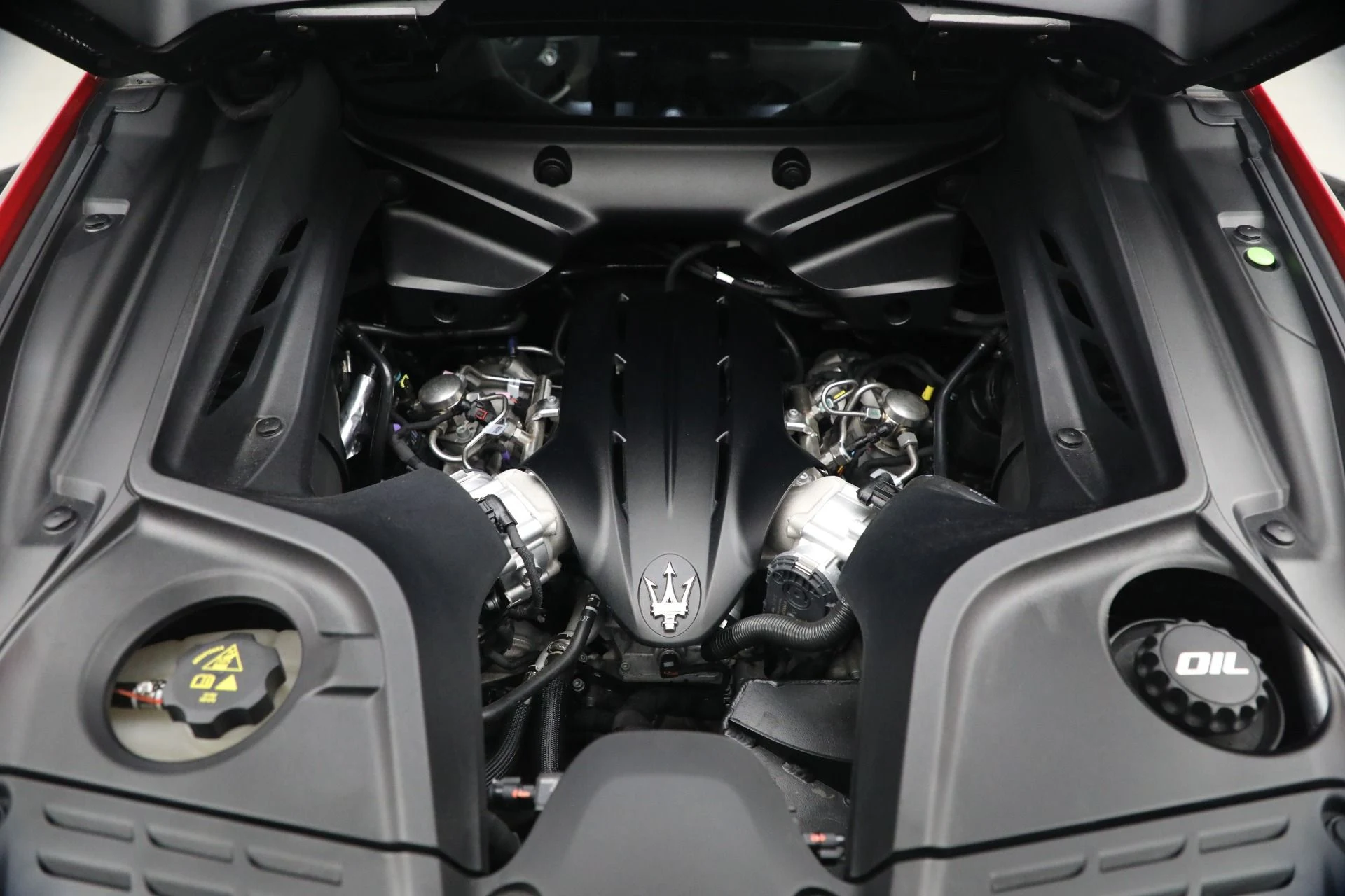 mph021_3477845741_Used_2022_Maserati_MC_20_1774384804_6be77c1a55