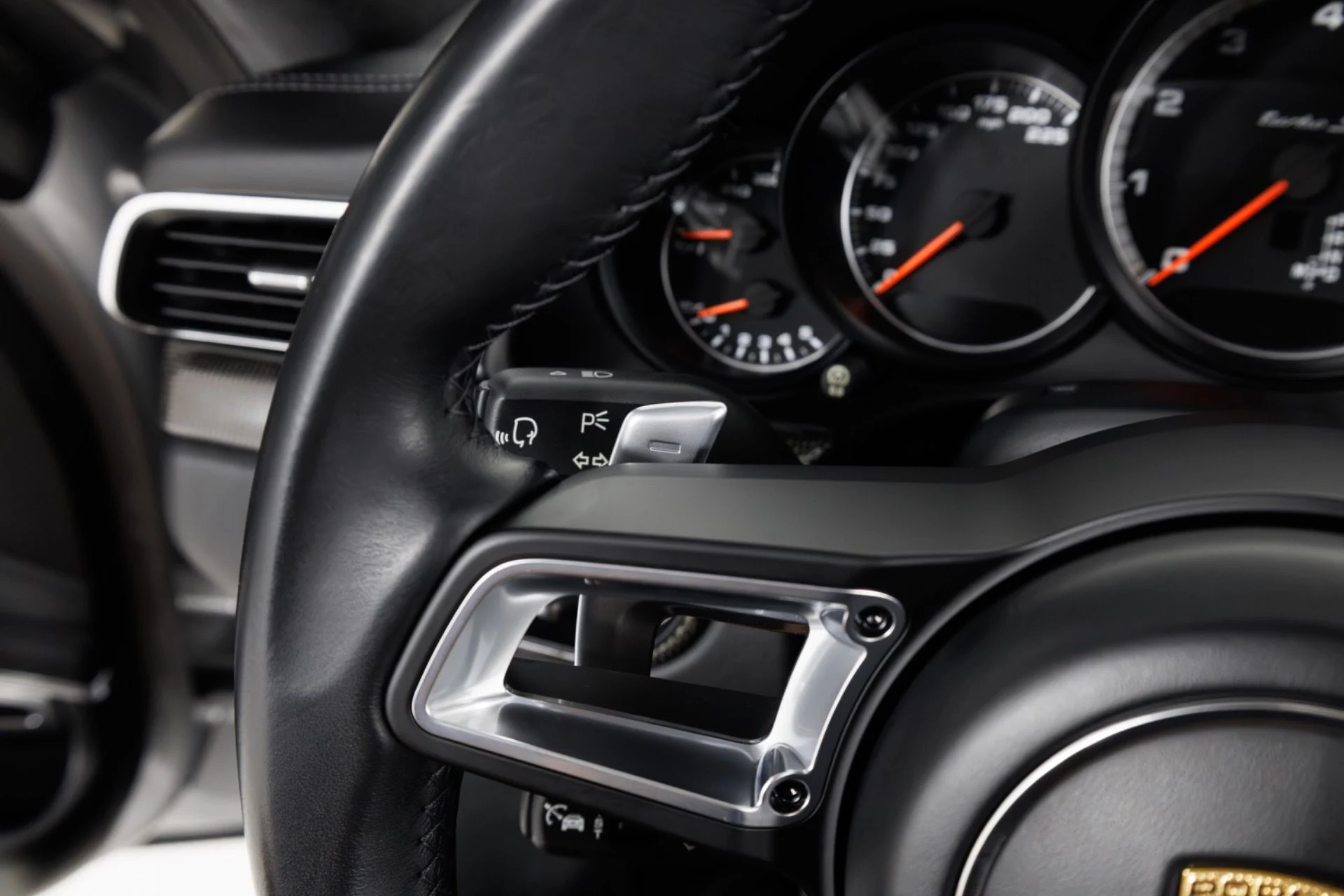 mph021_3482016097_Used_2017_Porsche_911_Turbo_S_1782938061_e3c20a046e
