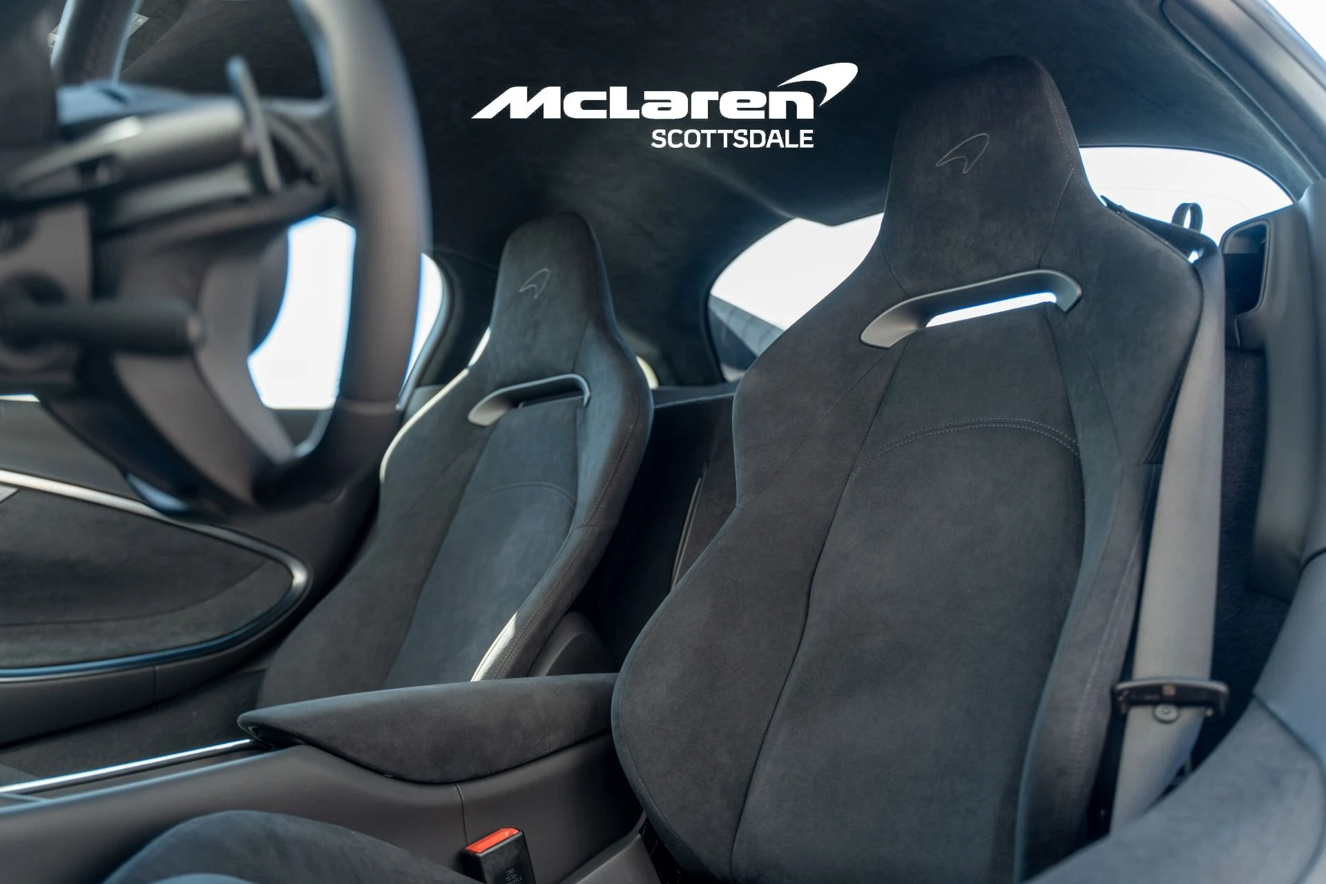 mph021_3485701111_Used_2025_MCLAREN_ARTURA_1759477334_7e008c282e