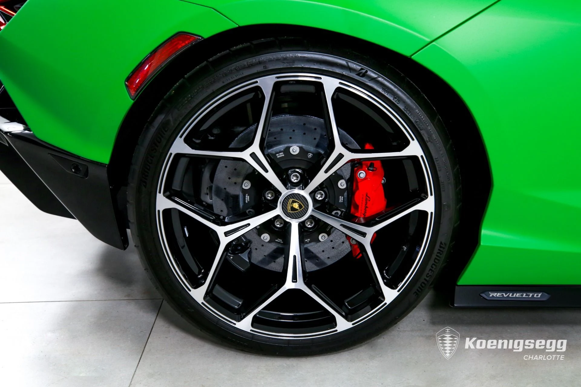 mph021_3489230809_Used_2024_Lamborghini_Revuelto_1774640999_747a742737