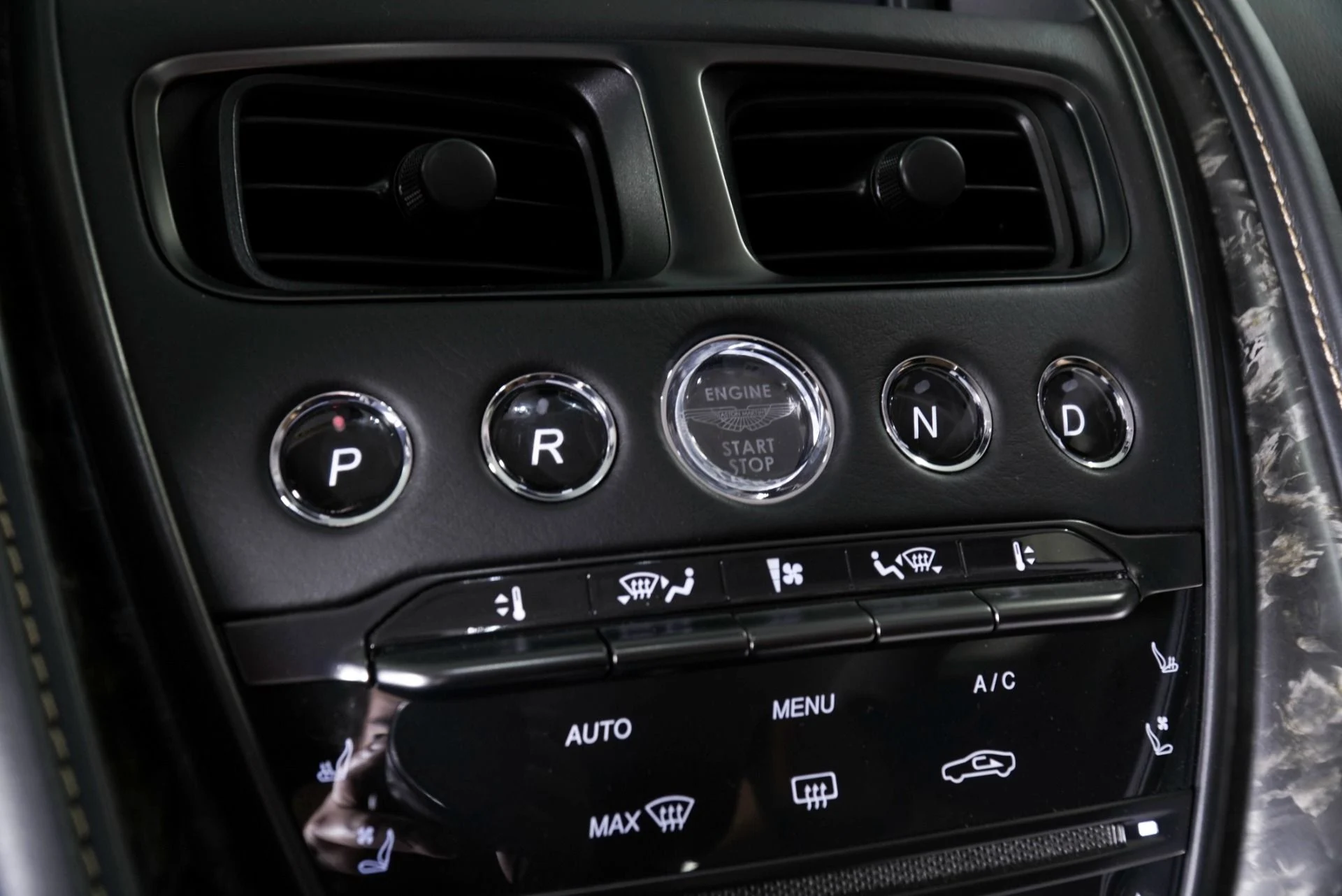 mph021_3489763379_Used_2020_Aston_Martin_DBS_Superleggera_1767029161_24bb14a6c3