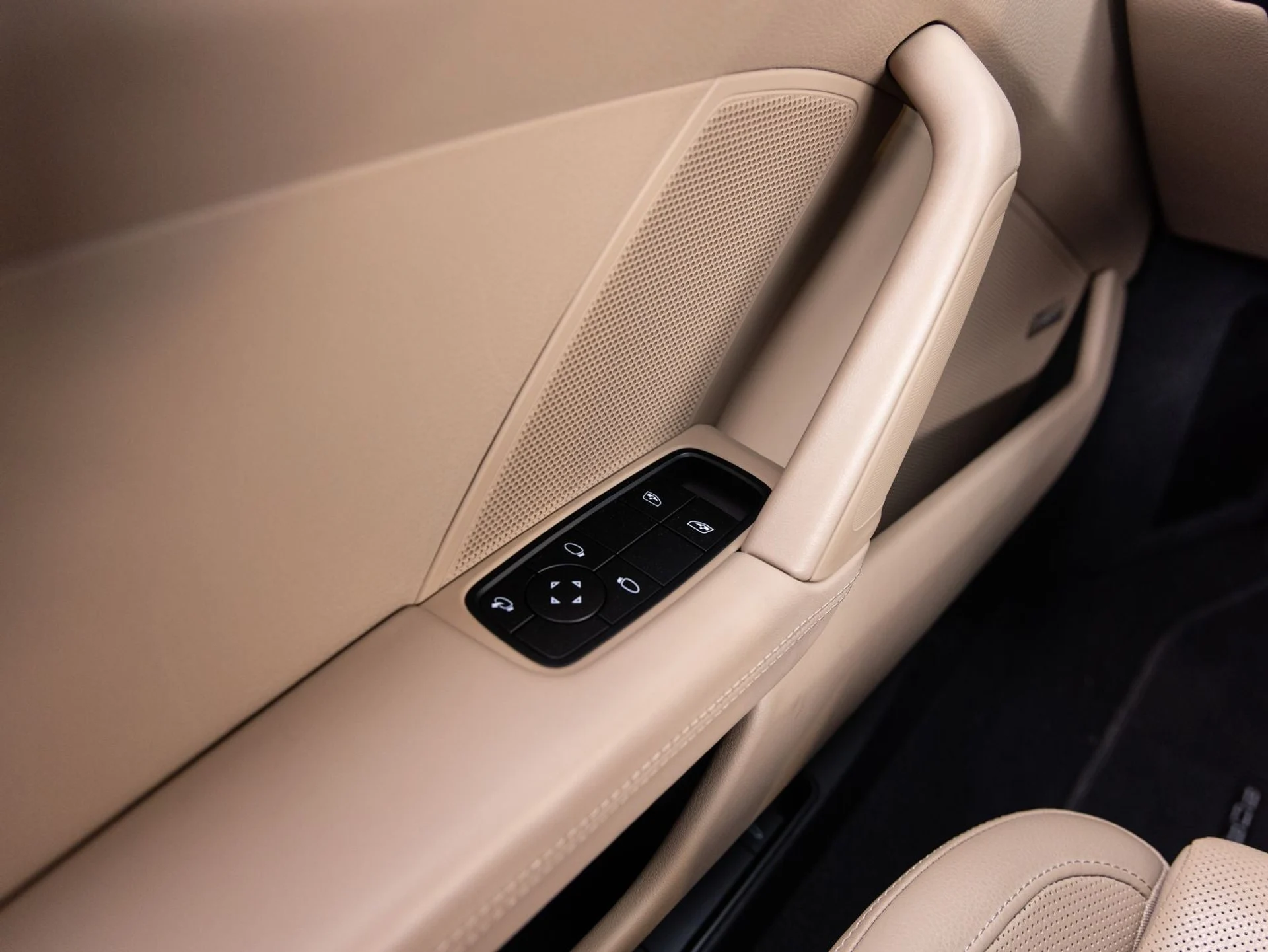 mph021_3496071678_22_2d1afebe32