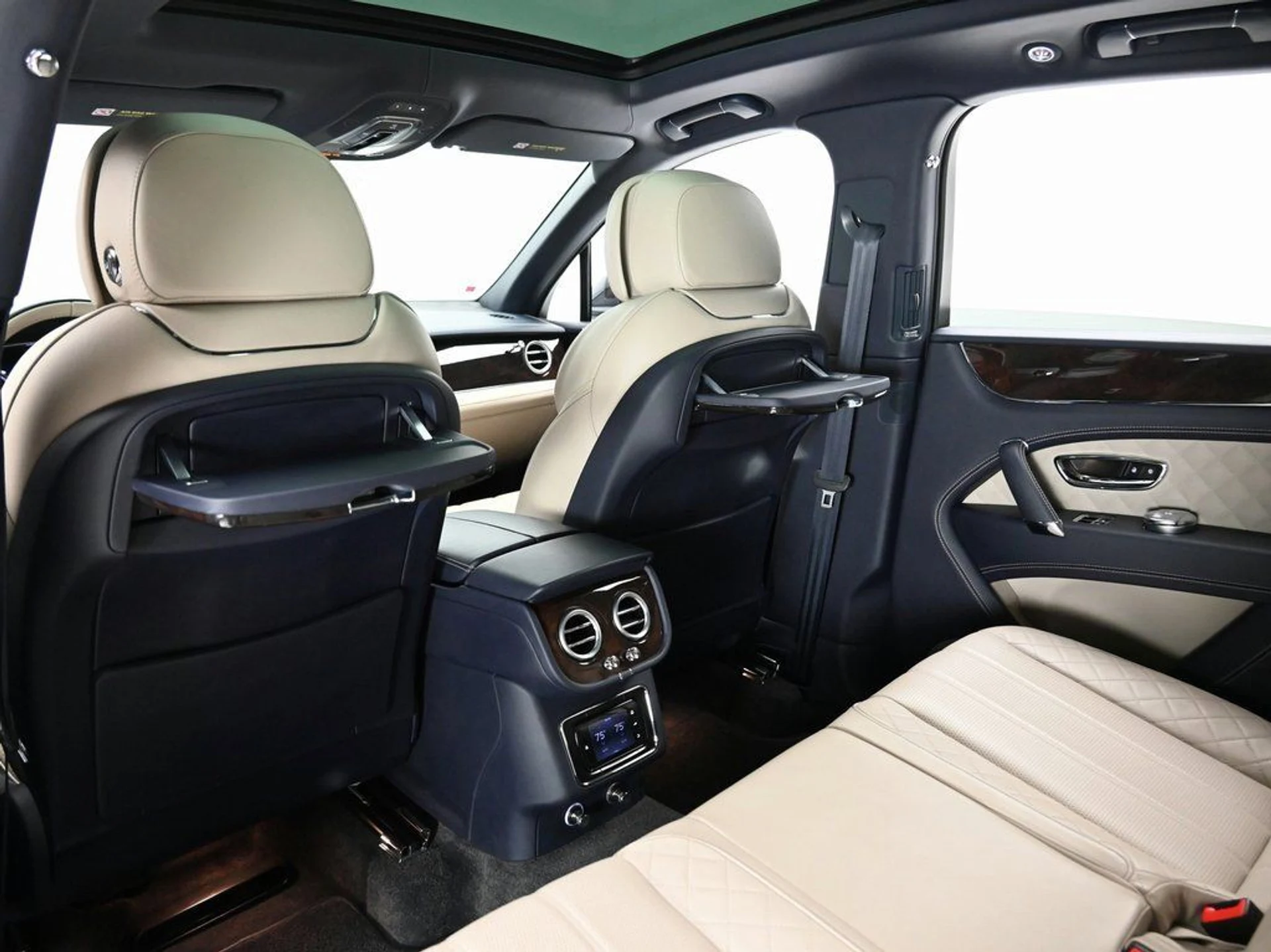 mph021_3498641912_2bcc142020c642939dc2659762537f1f_f65dd888c0