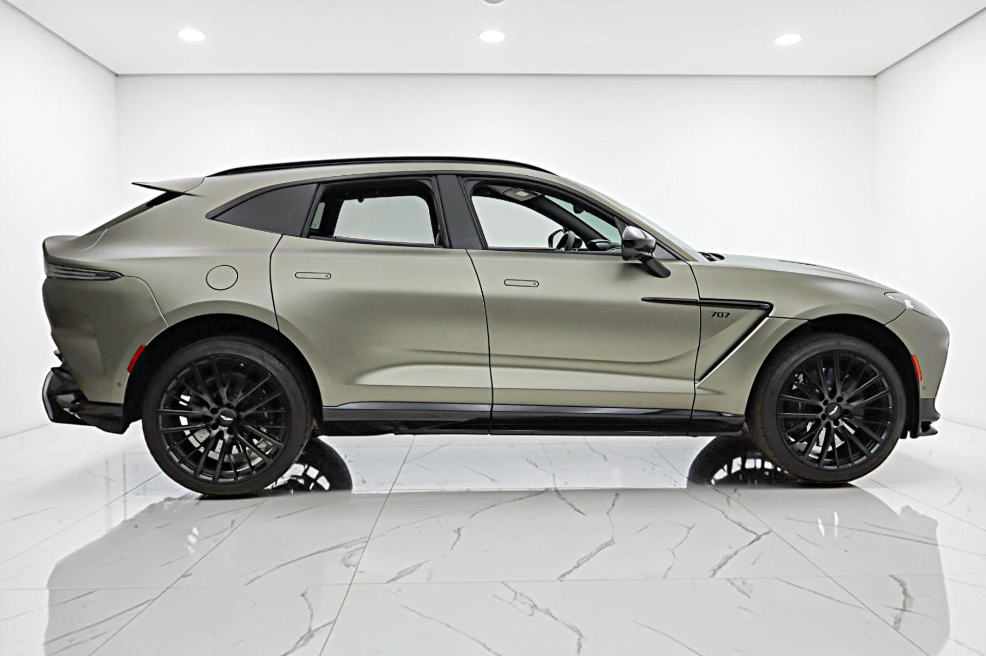 mph021_3498914199_Used_2023_Aston_Martin_DBX_707_d48213cce6