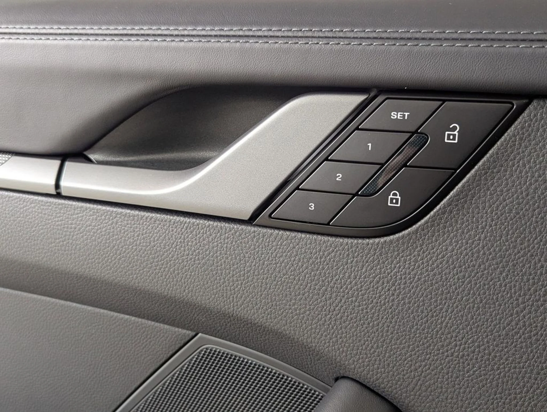 mph021_3511343818_2a4f9dd27603c5439a10409f54a3c83ex_9b6eff289d