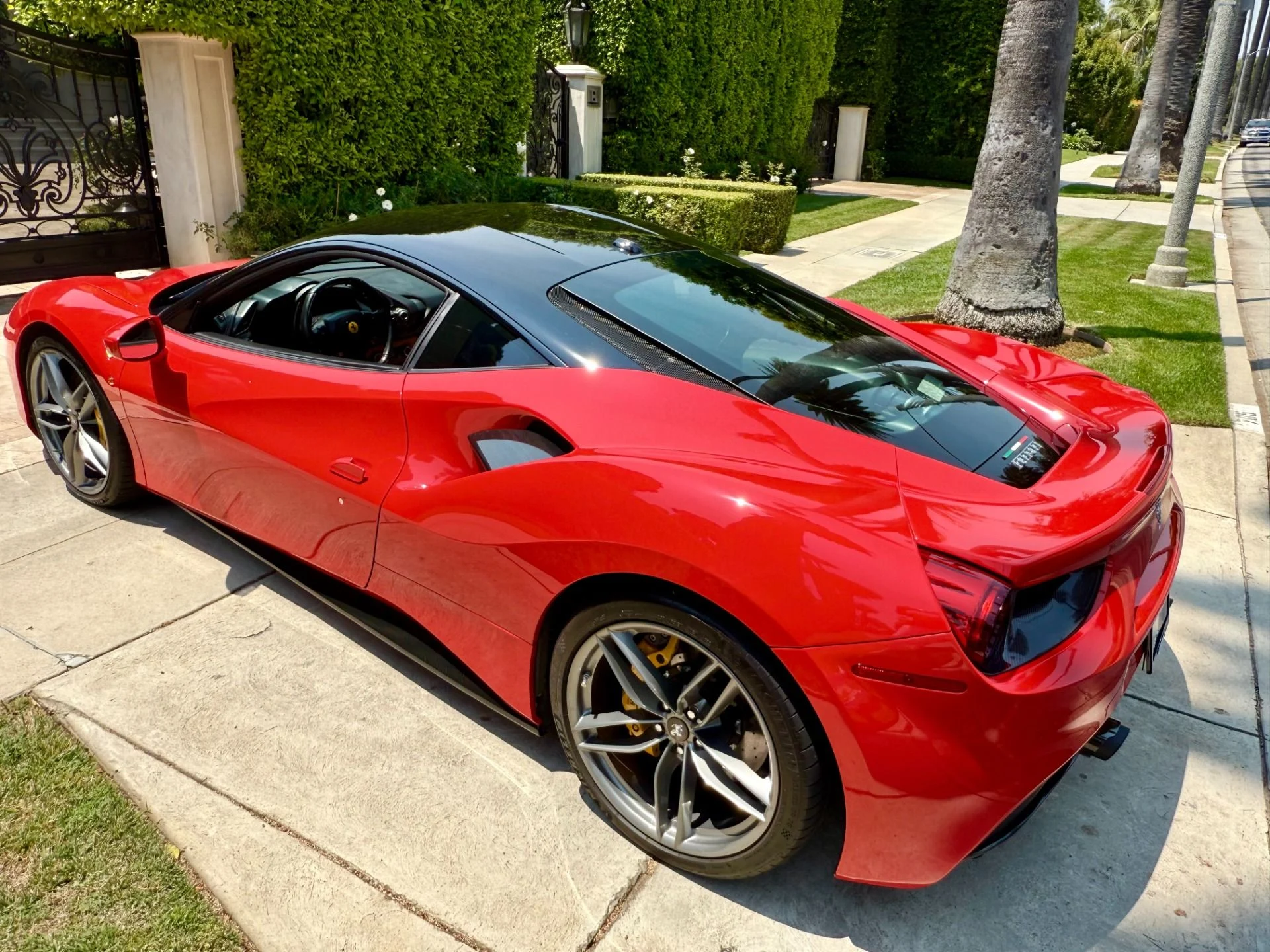 mph021_3515803421_Used_2016_Ferrari_488_GTB_1757699344_8996997763
