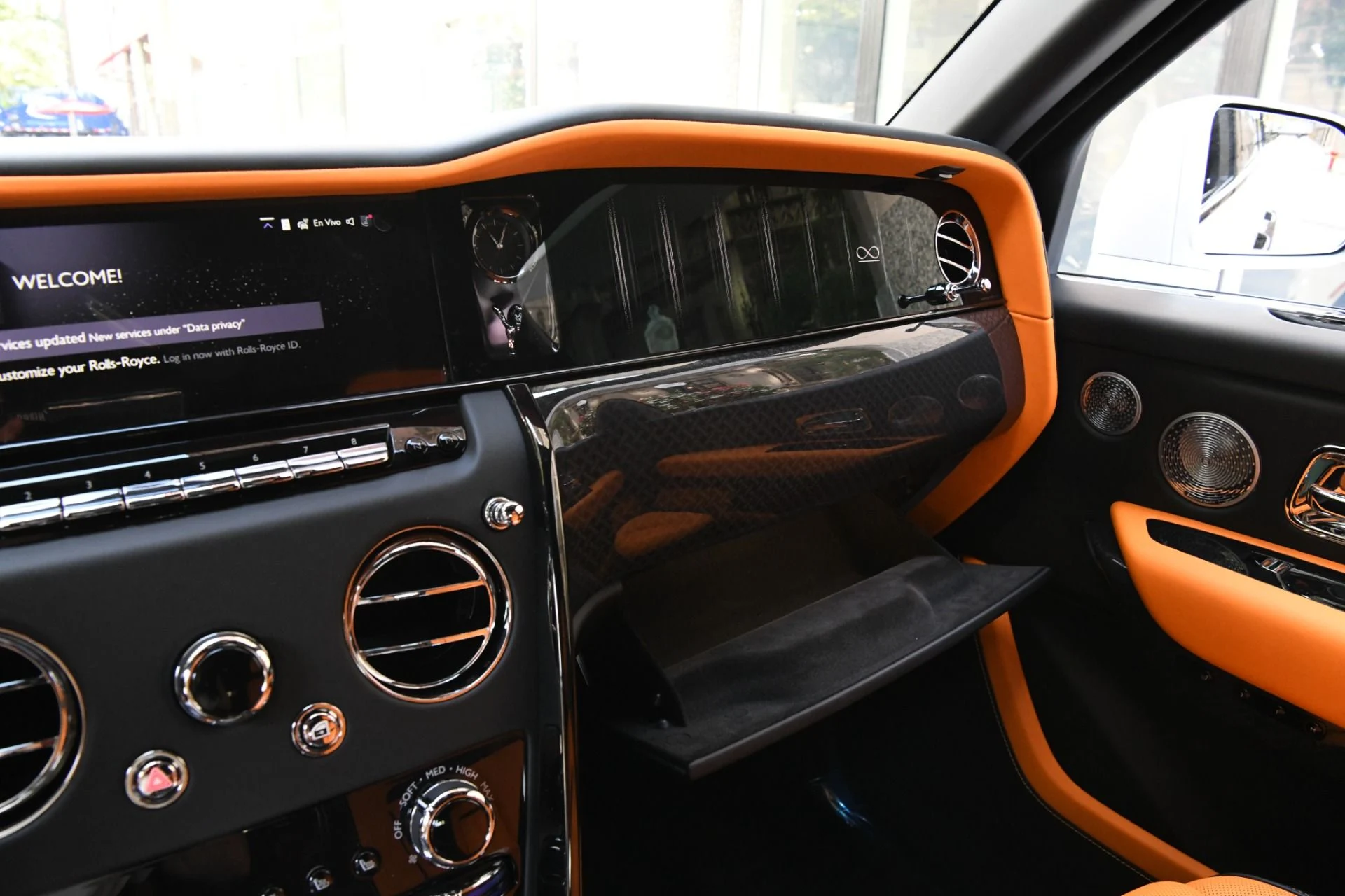 mph021_3516056836_11925_p23_l_e0f2134305