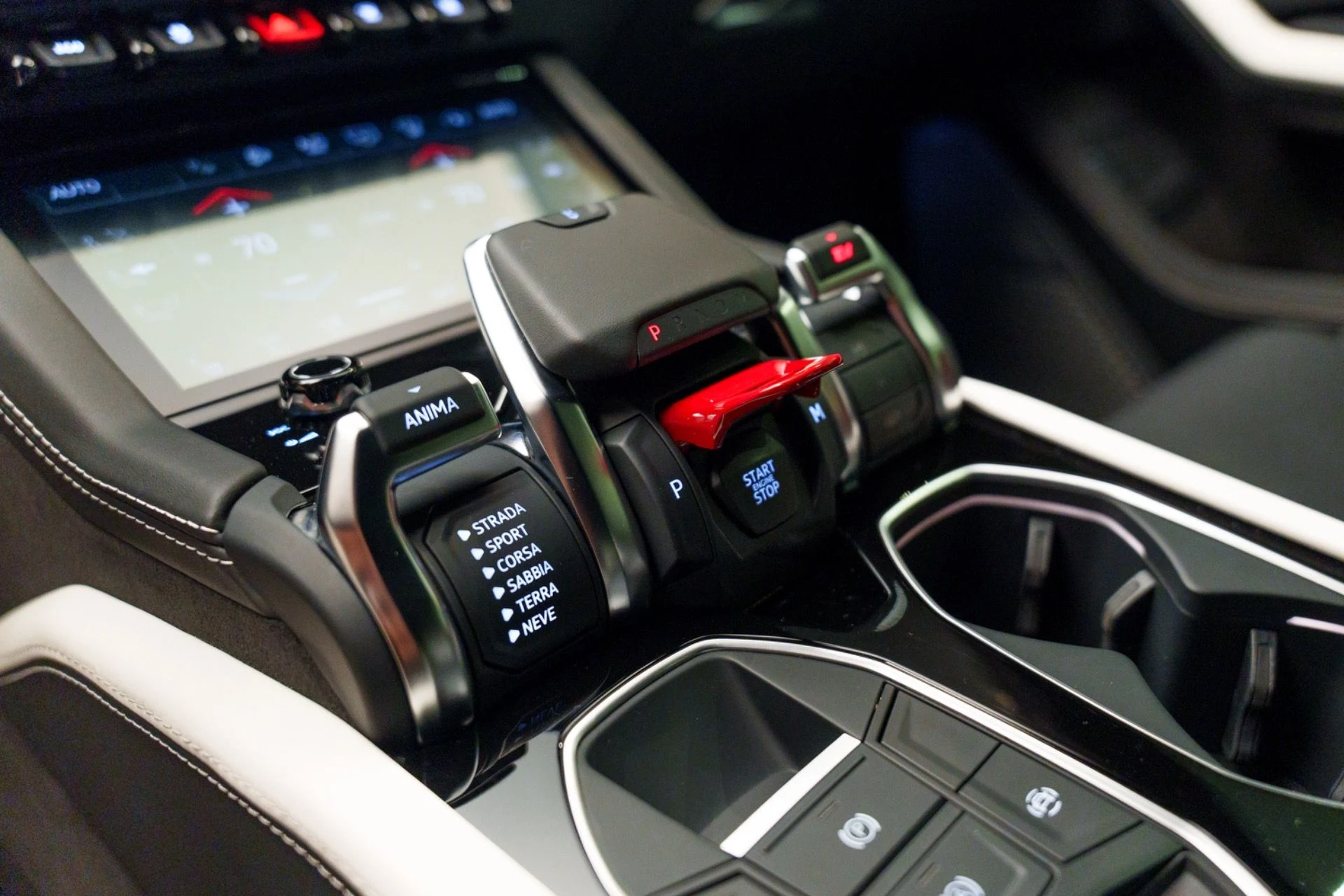 mph021_3516704139_Used_2025_Lamborghini_Urus_SE_1792099578_881e4fe8c3