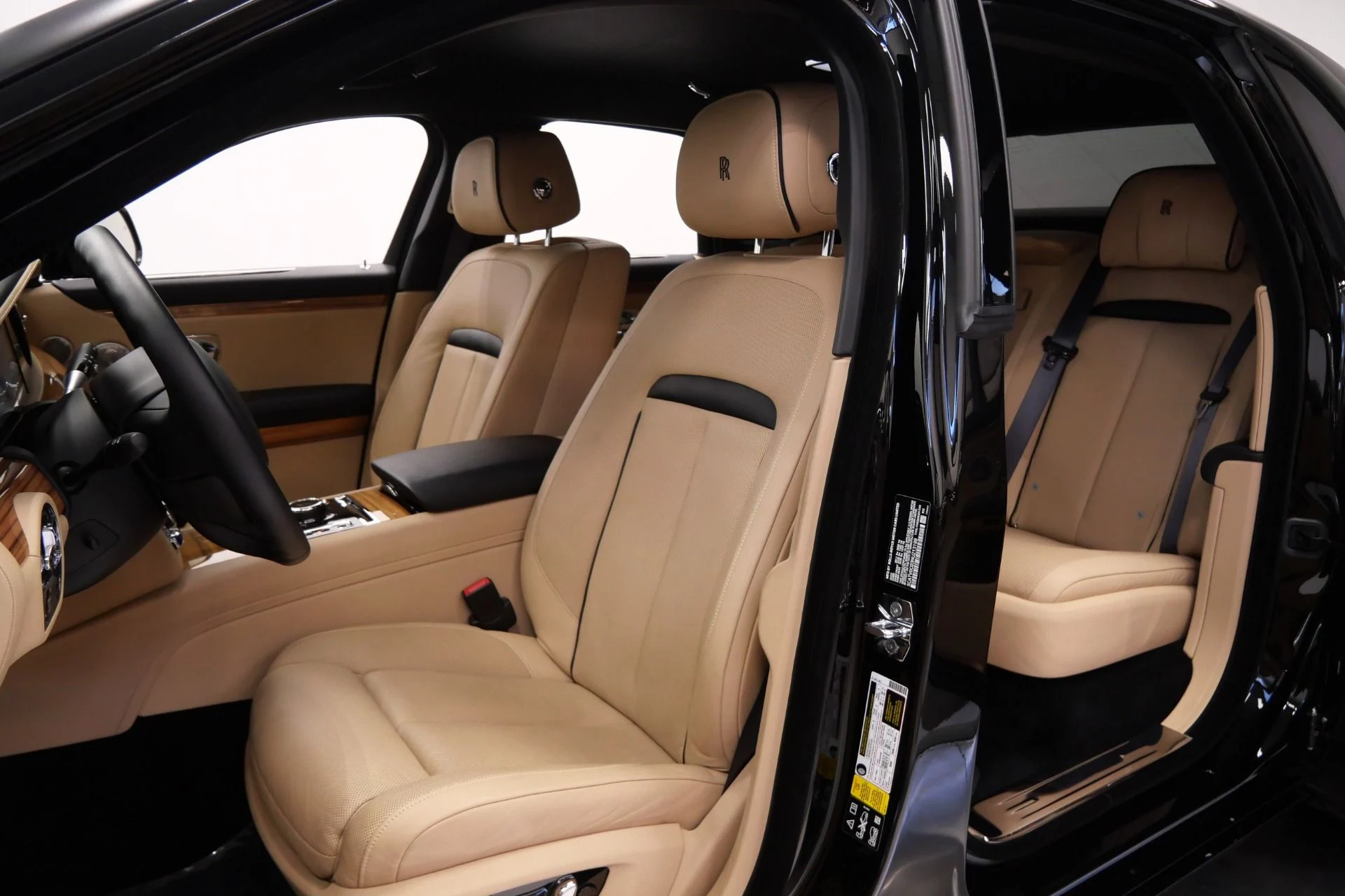 mph021_3517966689_Used_2022_Rolls_Royce_Ghost_1773938186_1e0512dd0a