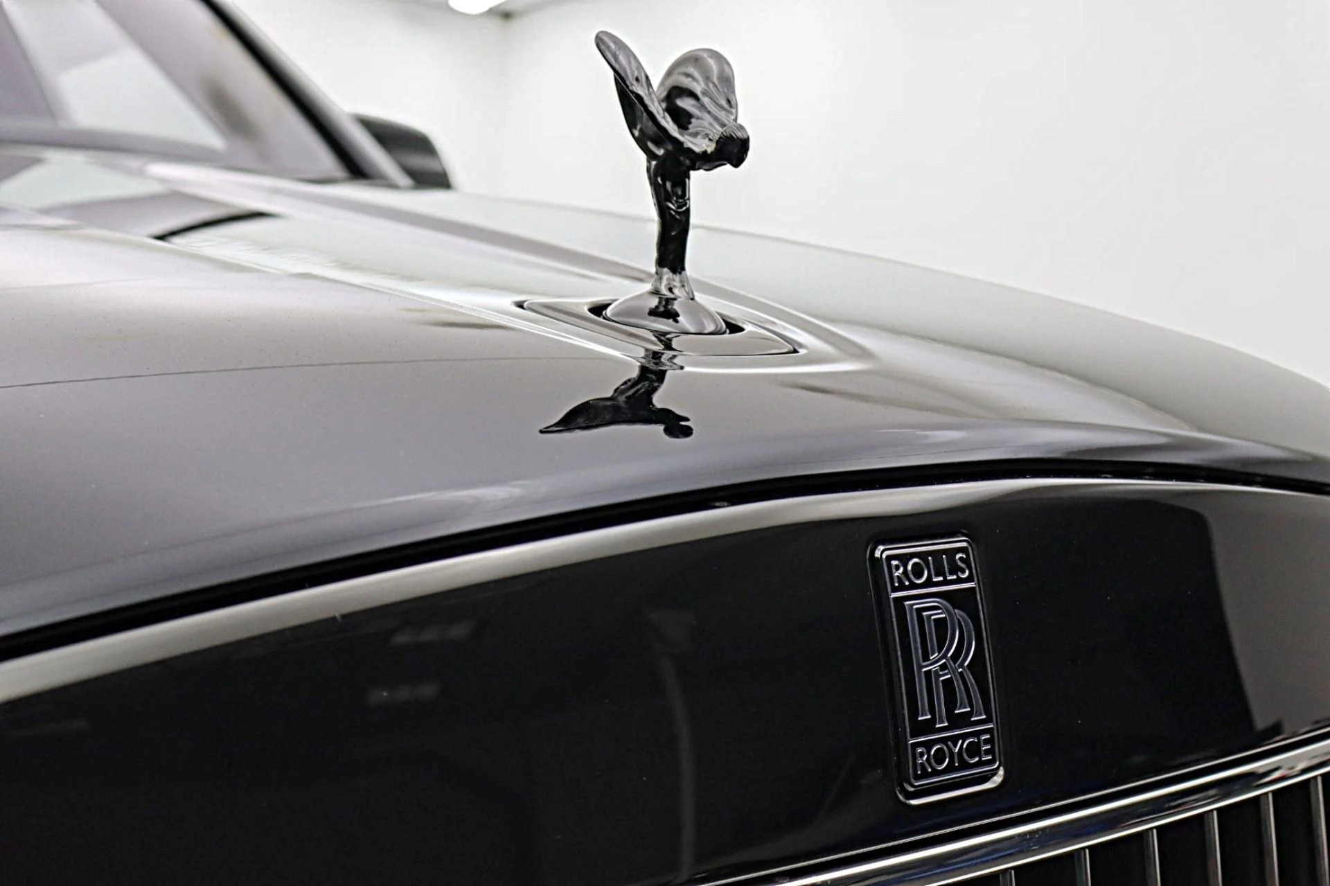 mph021_3519819363_New_2027_Rolls_Royce_Black_Badge_Cullinan_cede02b47f