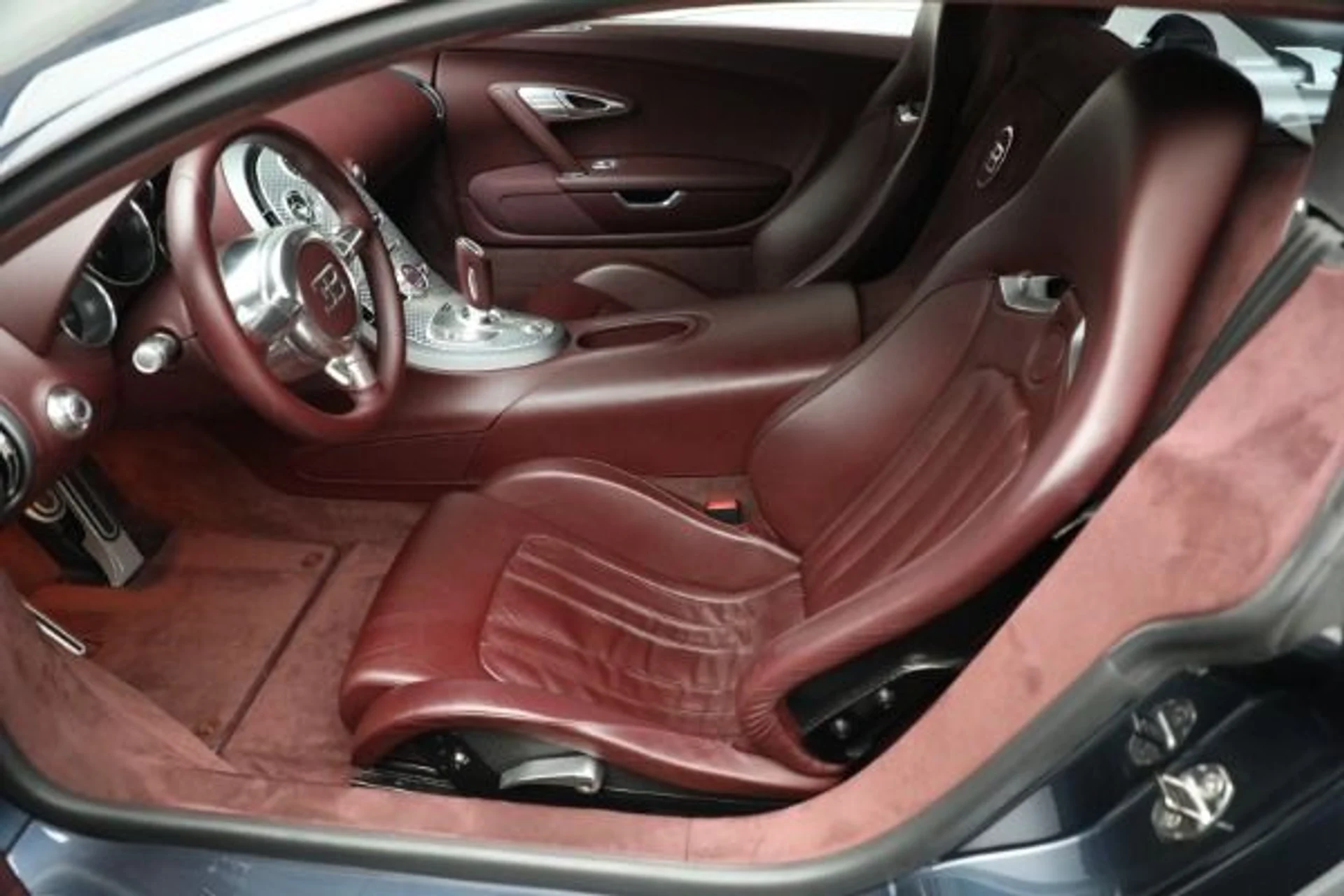 mph021_3528451155_Used_2006_Bugatti_Veyron_164_eee56e63da