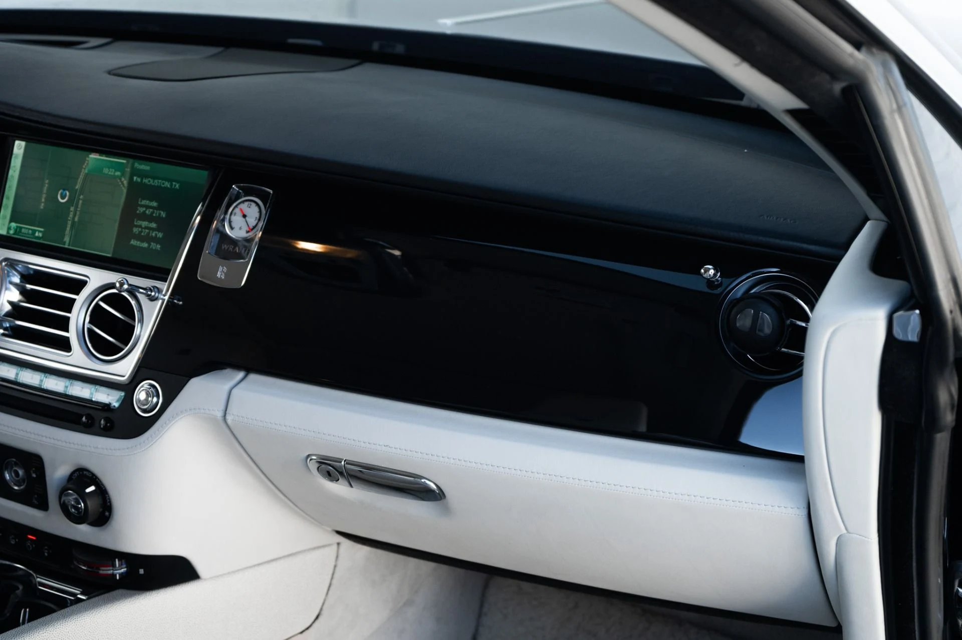 mph021_3540488675_Used_2014_Rolls_Royce_Wraith_1761760080_7e23e252a3