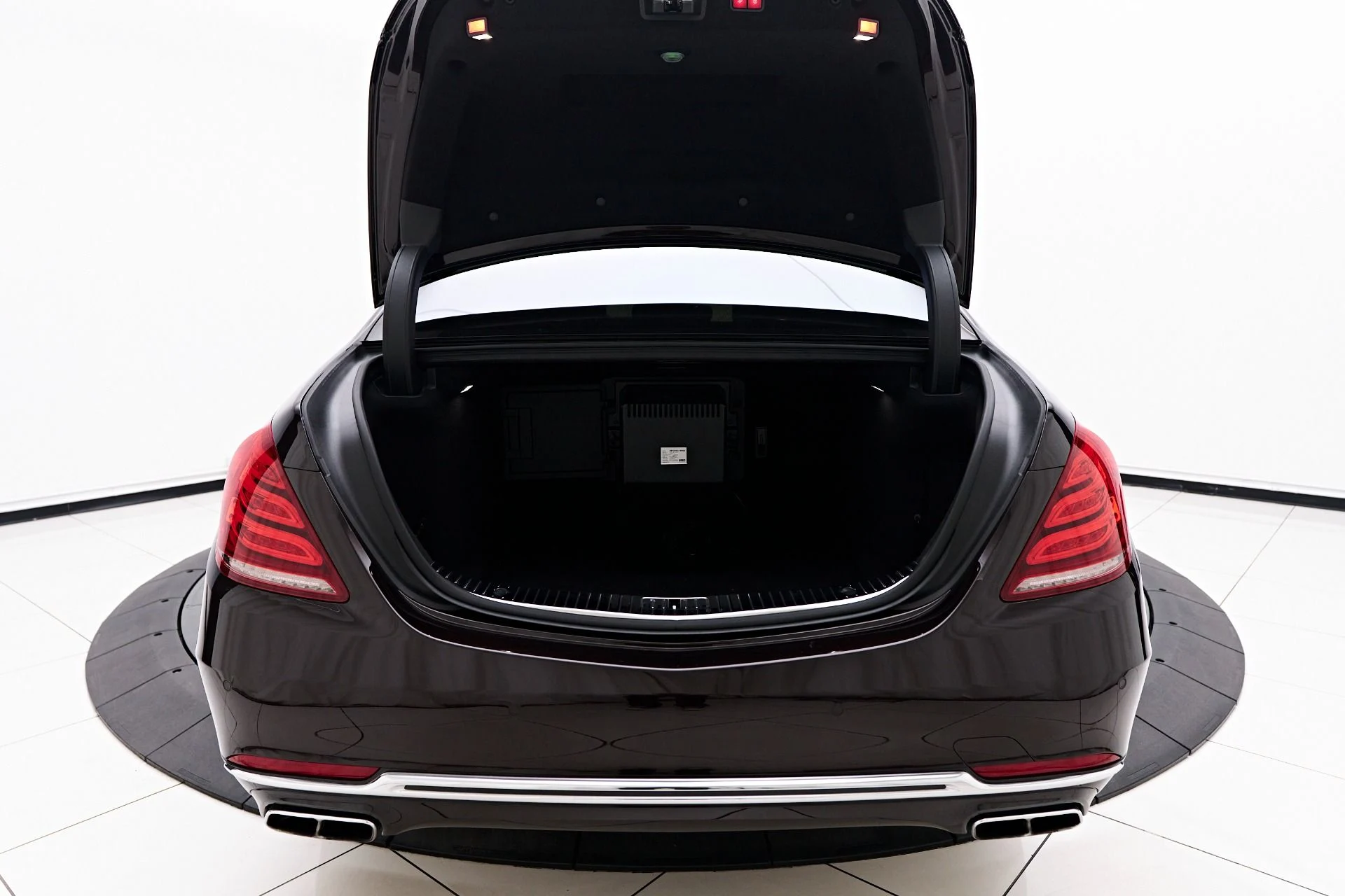 mph021_3542961787_Used_2016_Mercedes_Benz_S_Class_Maybach_S_600_1758850313_1e48c7a816