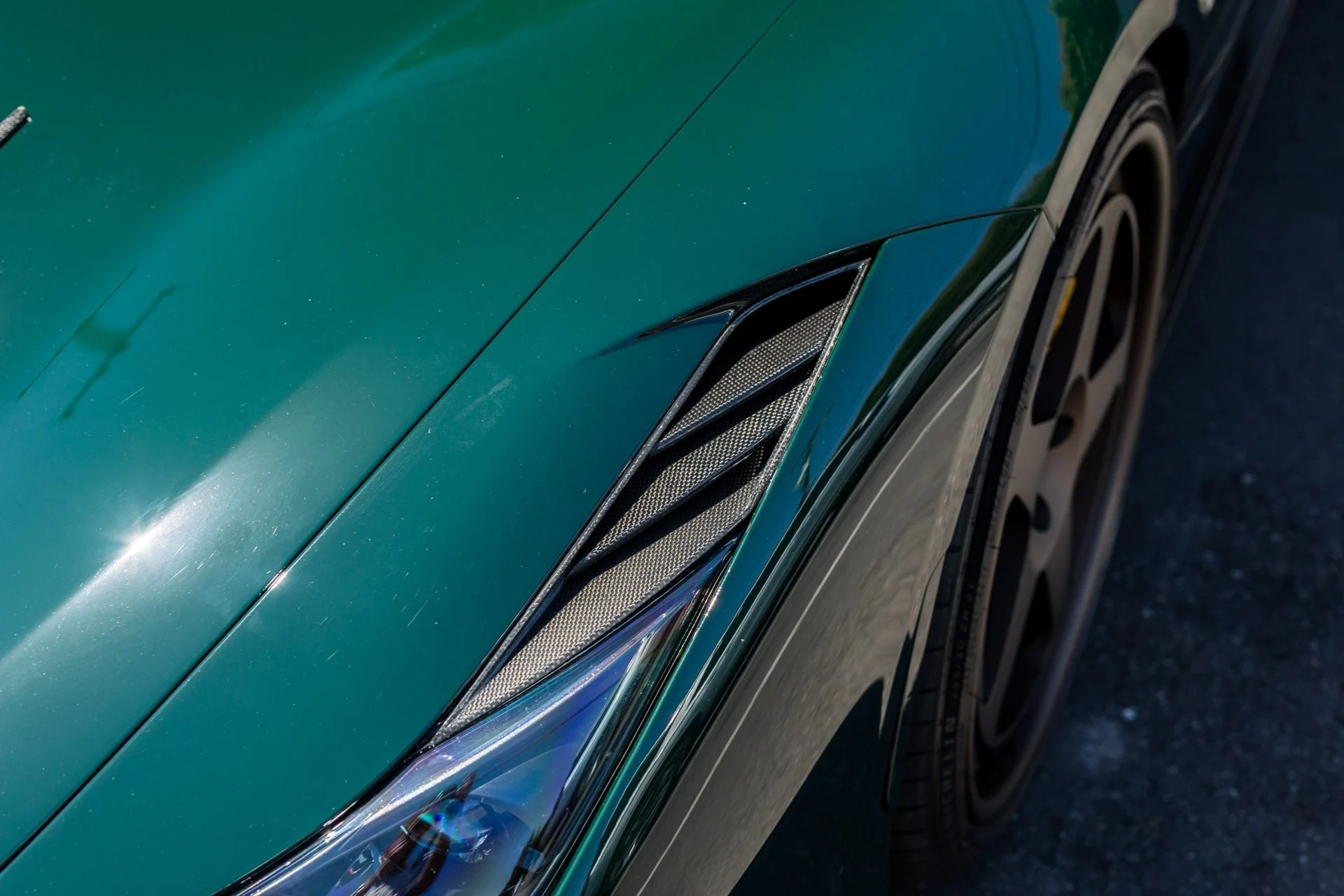 mph021_3545050895_Used_2022_Ferrari_F8_Tributo_1744415614_bf21892feb