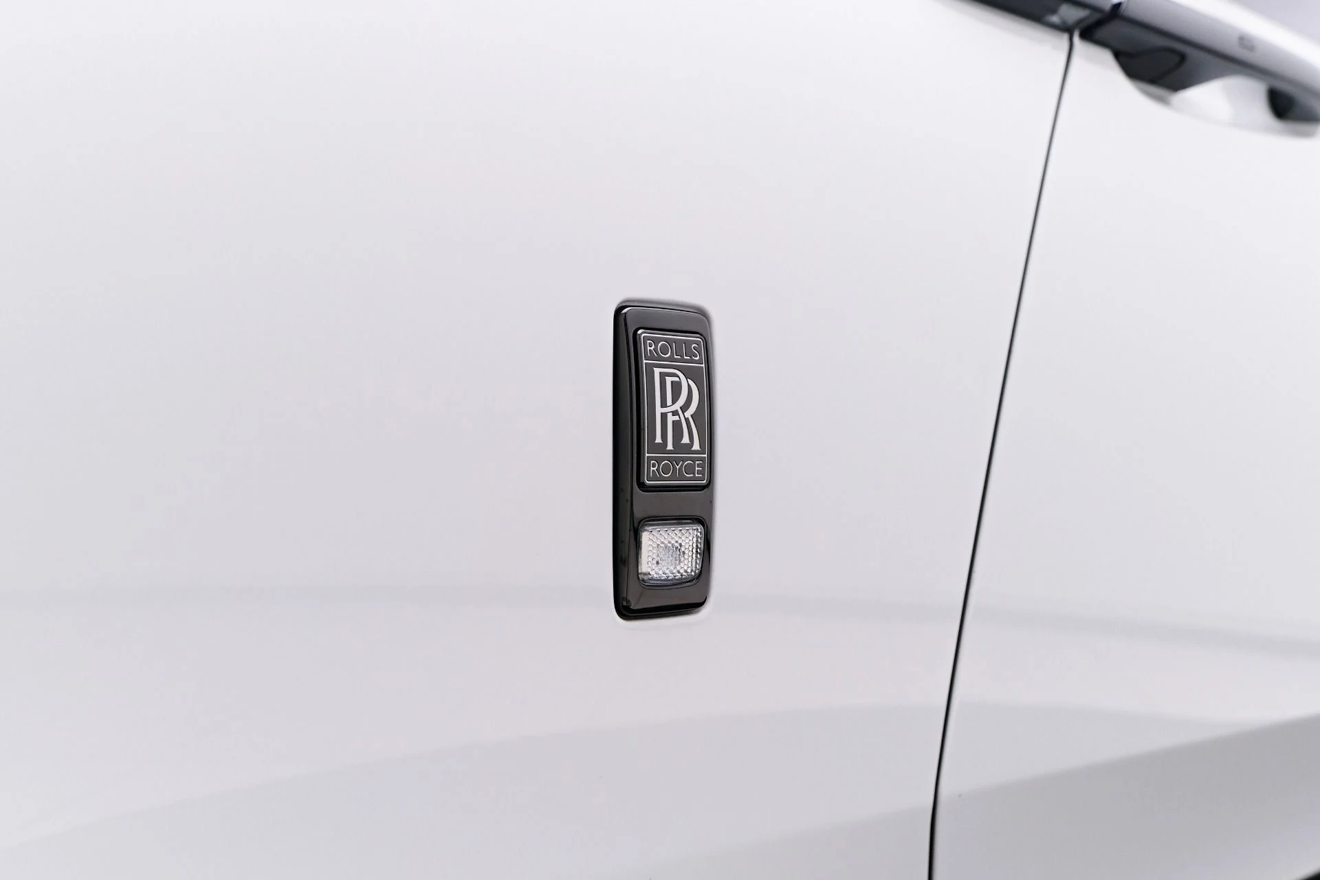 mph021_354656162_Used_2025_Rolls_Royce_Spectre_1753213338_d71b7381e6