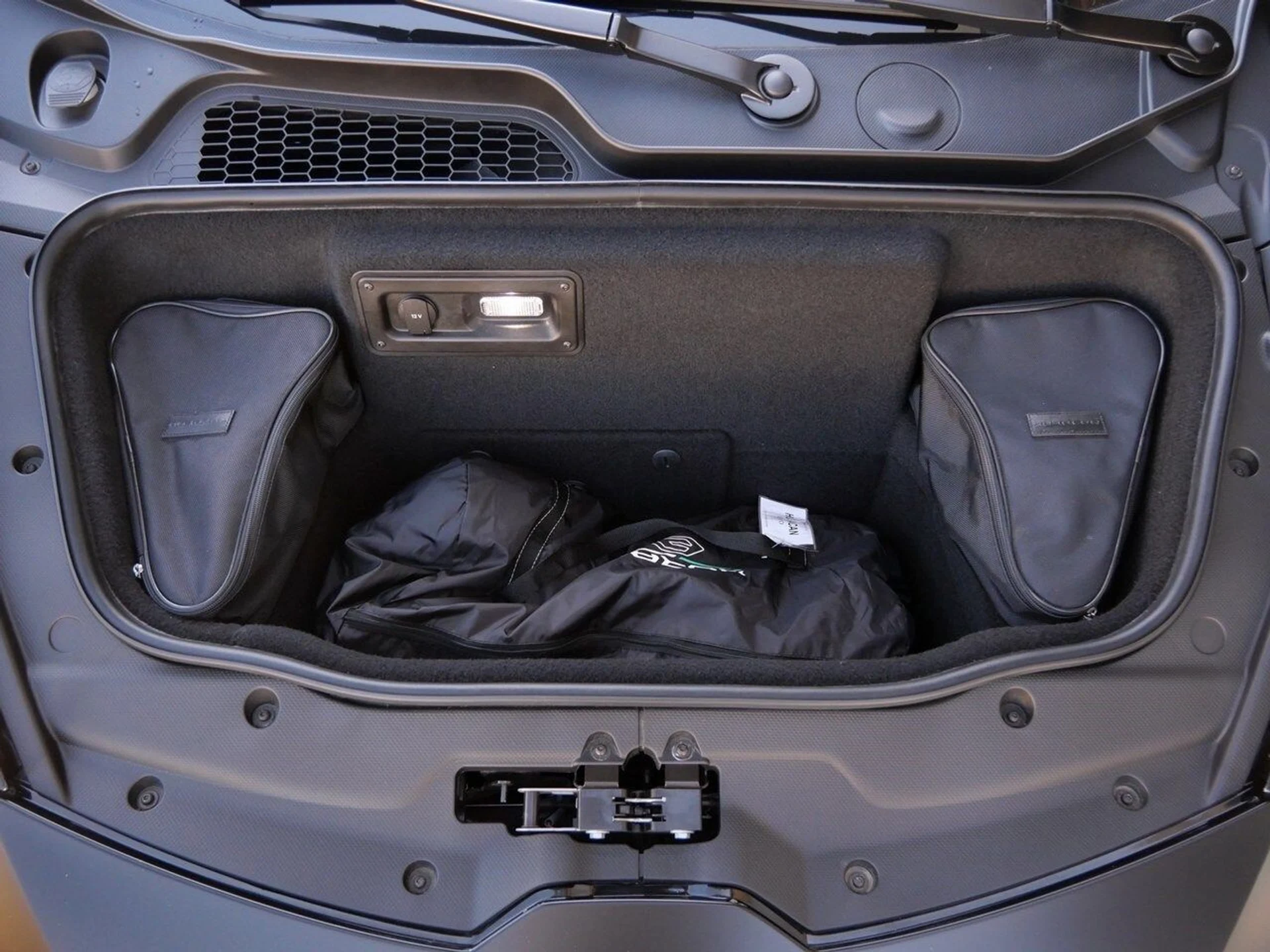 mph021_3546648945_1b0c8dc4effd438198c438df8fcd71b8x_28e06eaa50