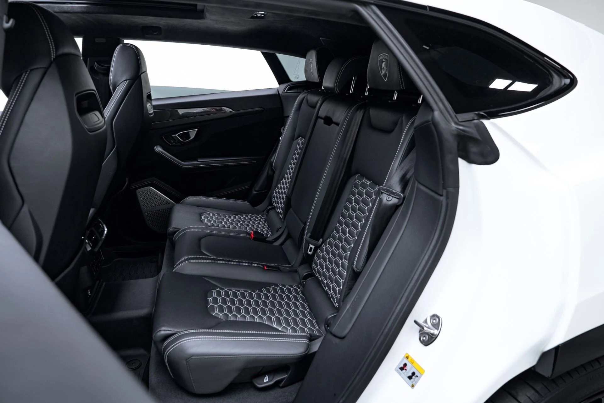 mph021_3553647036_Used_2023_Lamborghini_Urus_S_1776203789_a7bc63ed8f