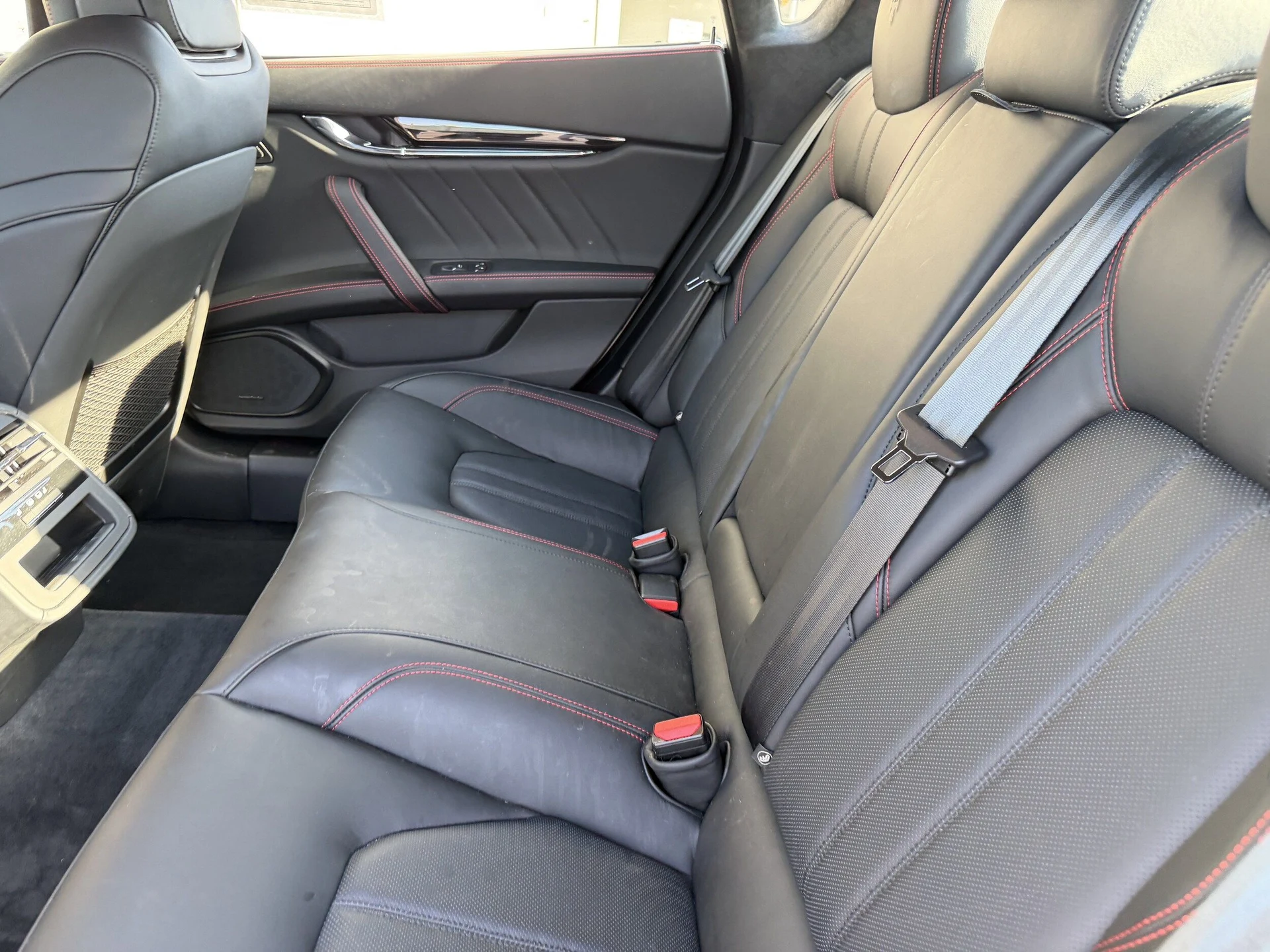 mph021_3555550040_1b19aabd9b6840b642c539b02e4590ffx_eb83049505