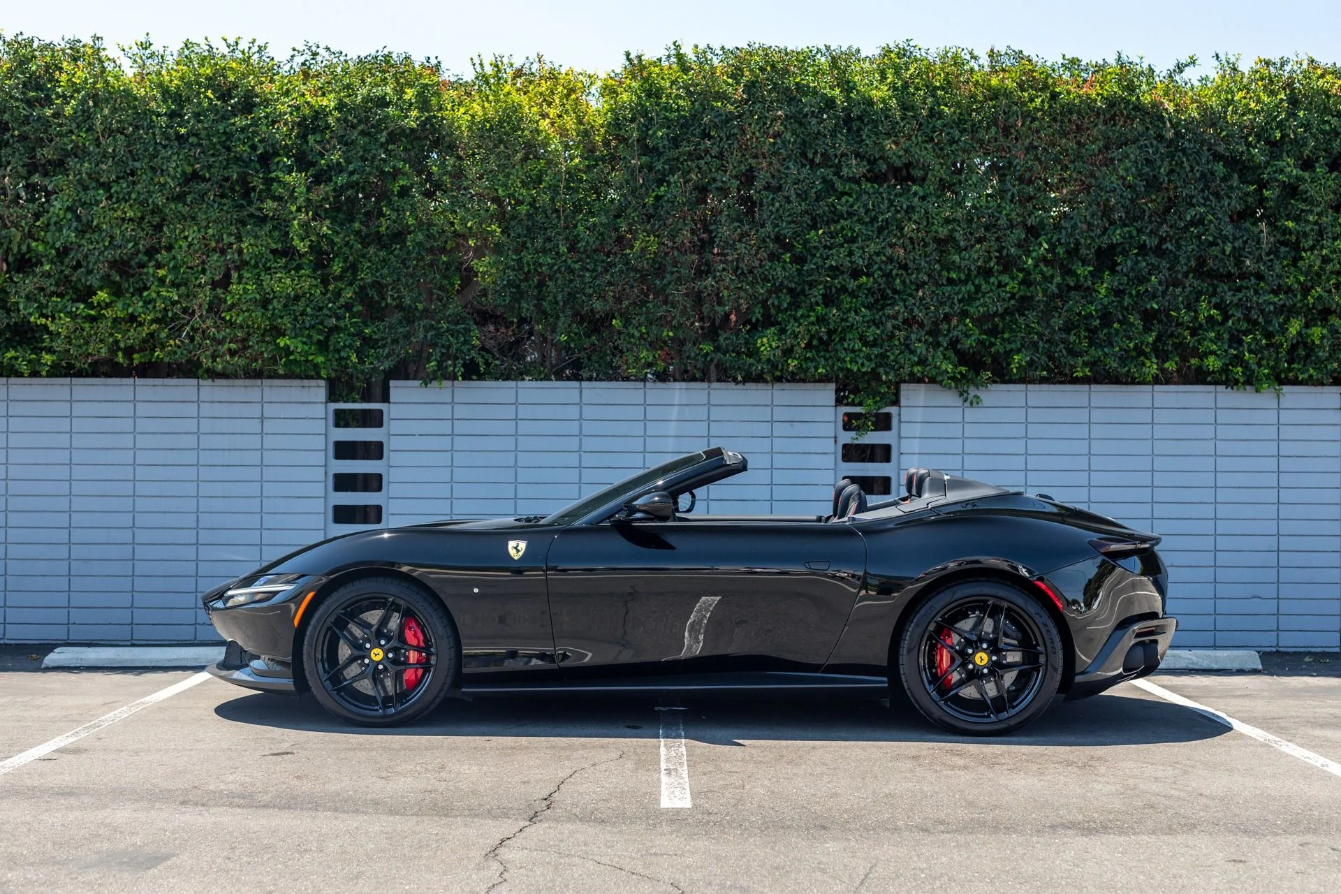 mph021_3556591579_Used_2024_Ferrari_Roma_Spider_1754957612_df4abd3834