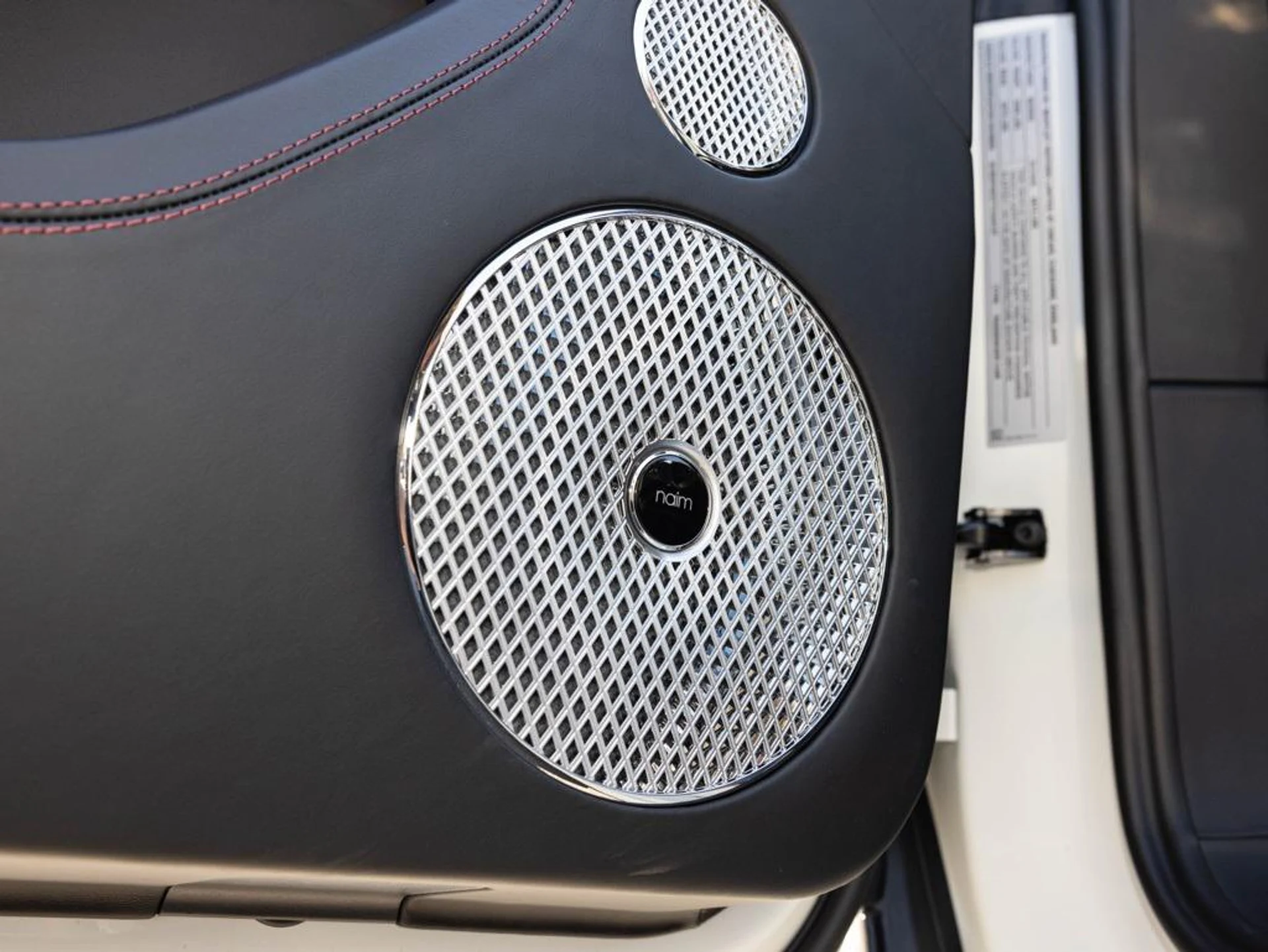 mph021_3568424301_465336698_68f22a63c83056c645fcffaf_45c0b9b616