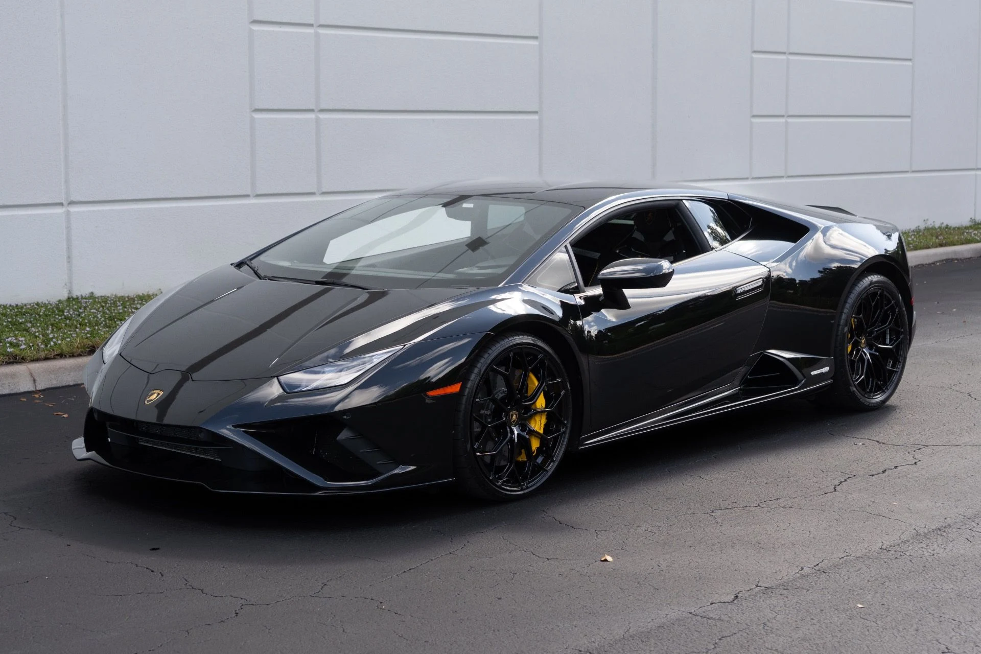 mph021_3572733592_Used_2022_Lamborghini_Huracan_EVO_1764129423_34c9216681