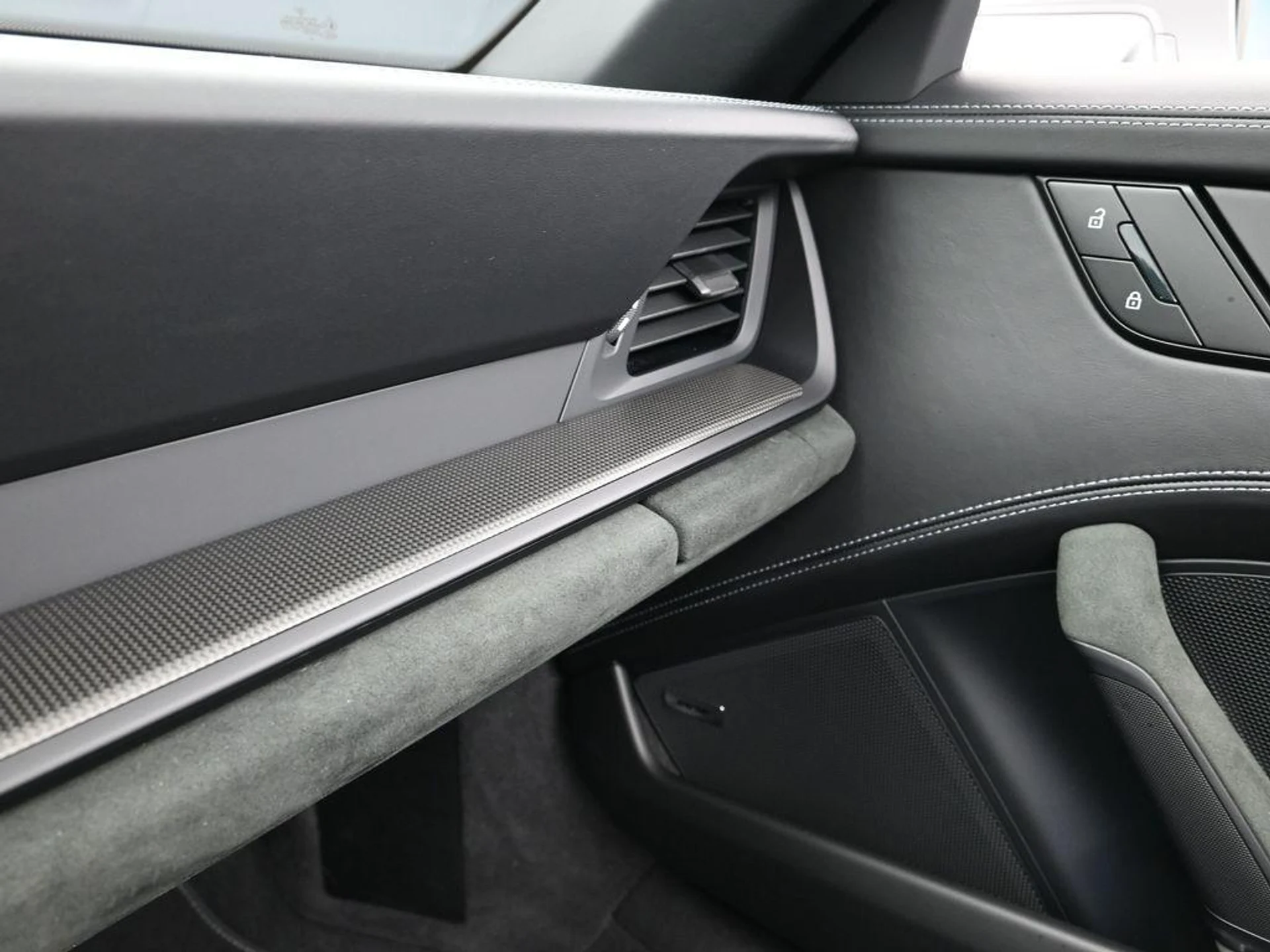 mph021_3575598954_E_Oxmd_V8m_QYN_Czfrv_V5s_O4rv_Ftz8_9d605884fe