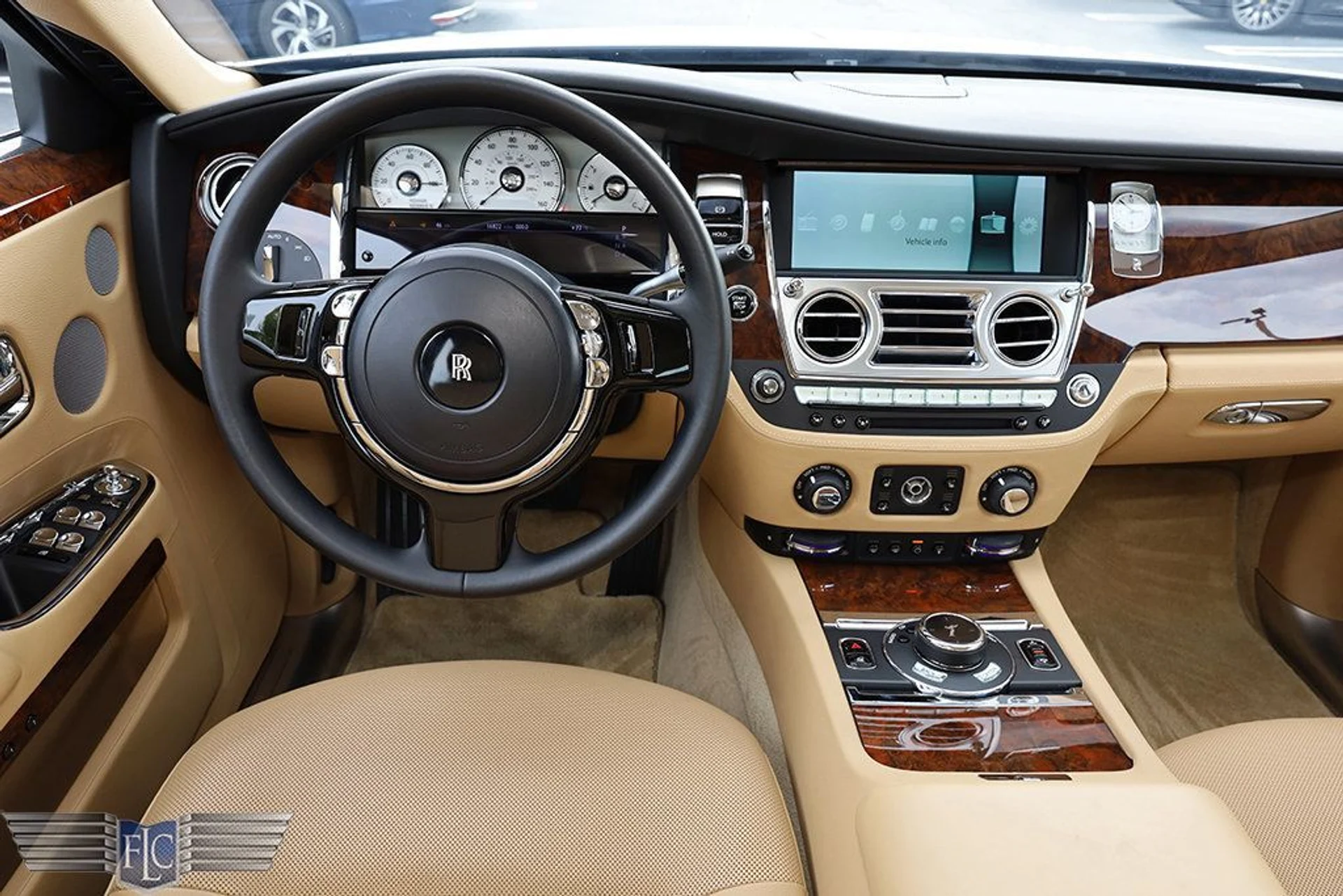 mph021_3577023172_used_2014_rolls_royce_ghost_4drsedan_6305_22786117_22_1024_f15ce22cc9