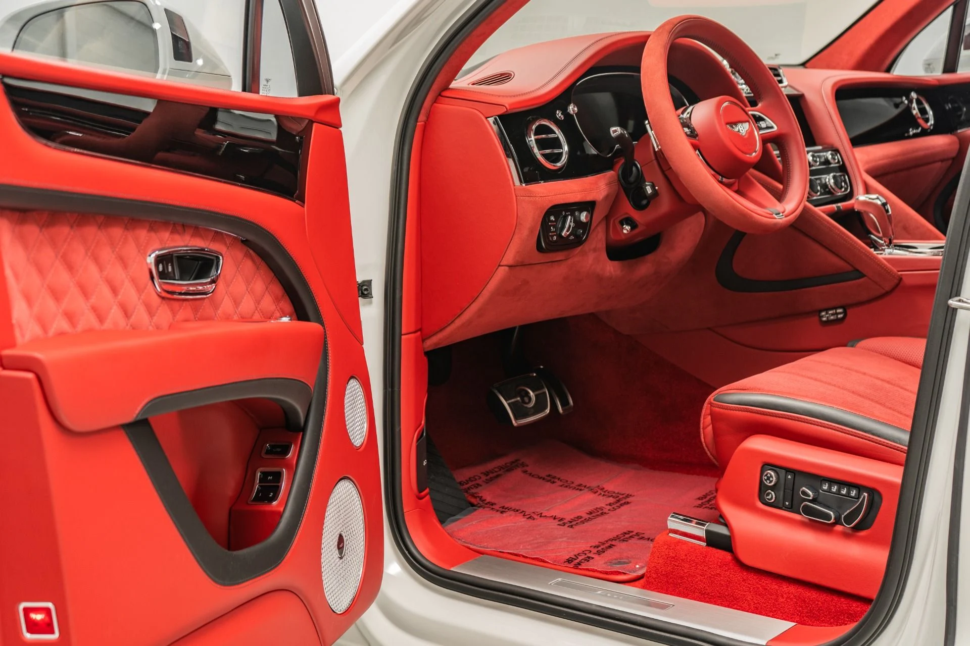 mph021_3577801214_Used_2021_Bentley_Bentayga_Speed_Blackline_Specification_Four_Seat_Comfort_Specification_1755702398_9031efaa03