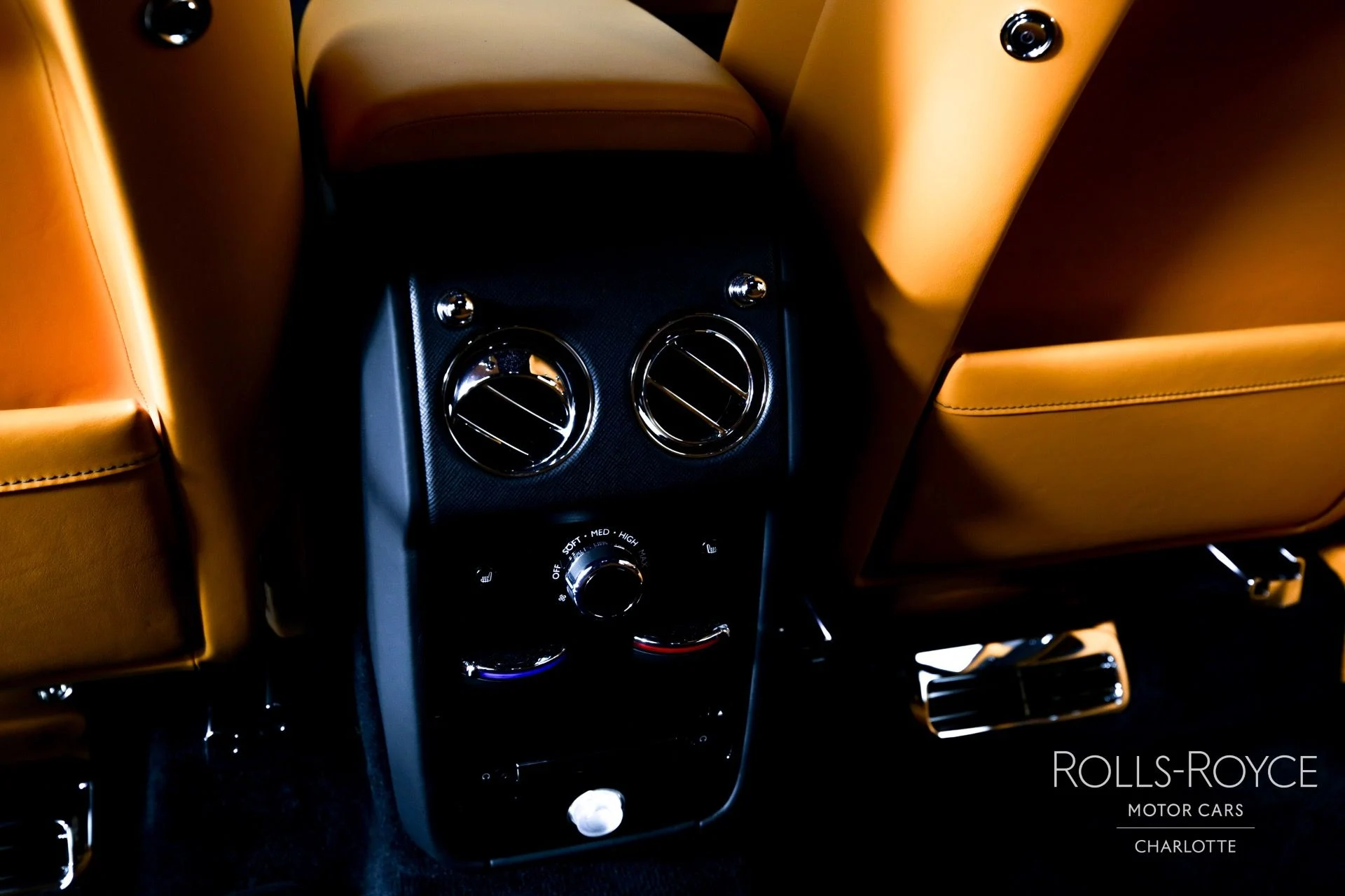 mph021_3578370321_Used_2023_Rolls_Royce_Black_Badge_Cullinan_1715880201_488d5ffbc2