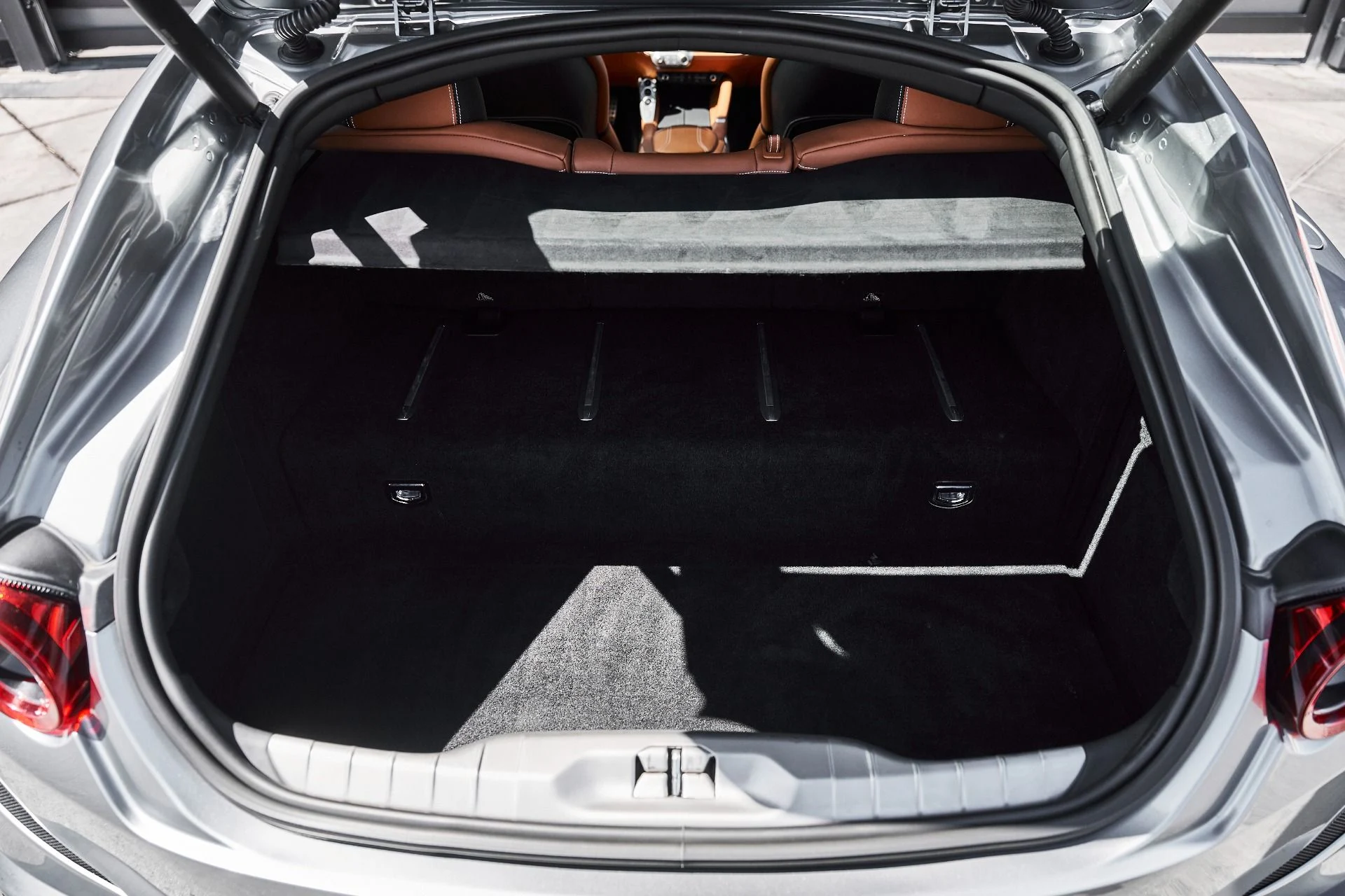 mph021_3581653411_Used_2018_Ferrari_GTC_4_Lusso_V12_1775612018_1f20d31734