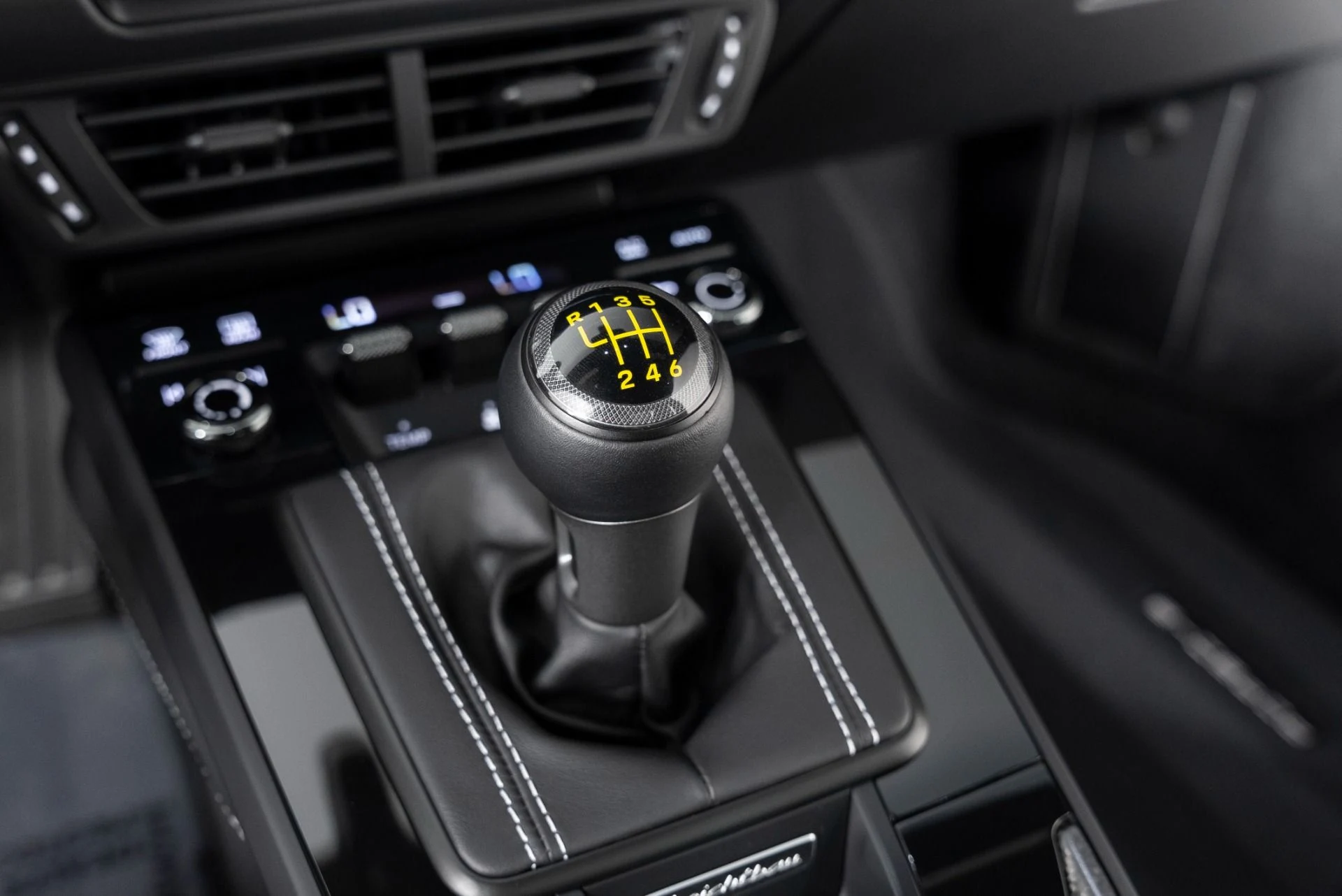 mph021_3587465043_Used_2025_Porsche_911_GT_3_Touring_1758929797_42b7227759