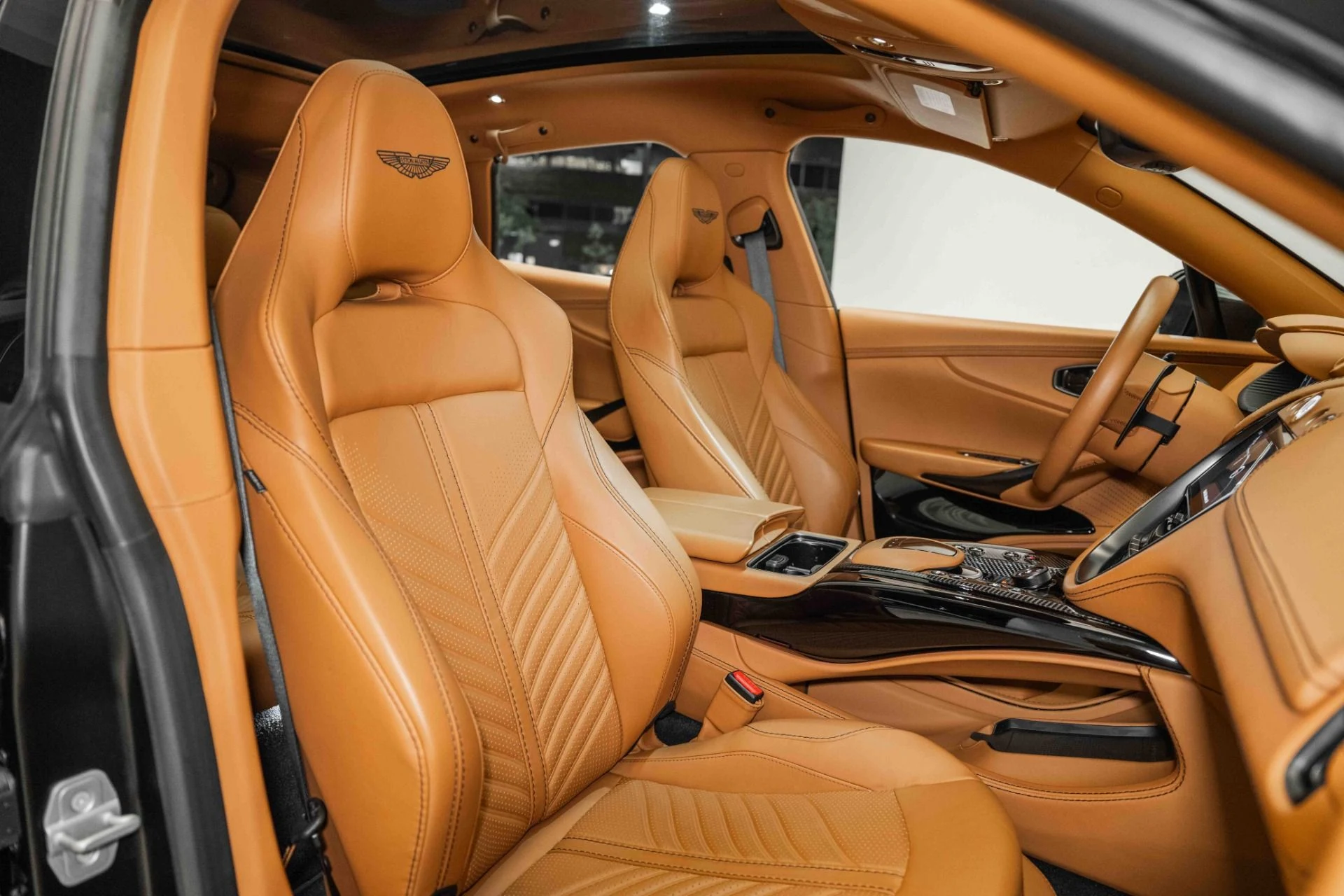 mph021_358888935_Used_2023_Aston_Martin_DBX_707_1720795210_f88412c3d9