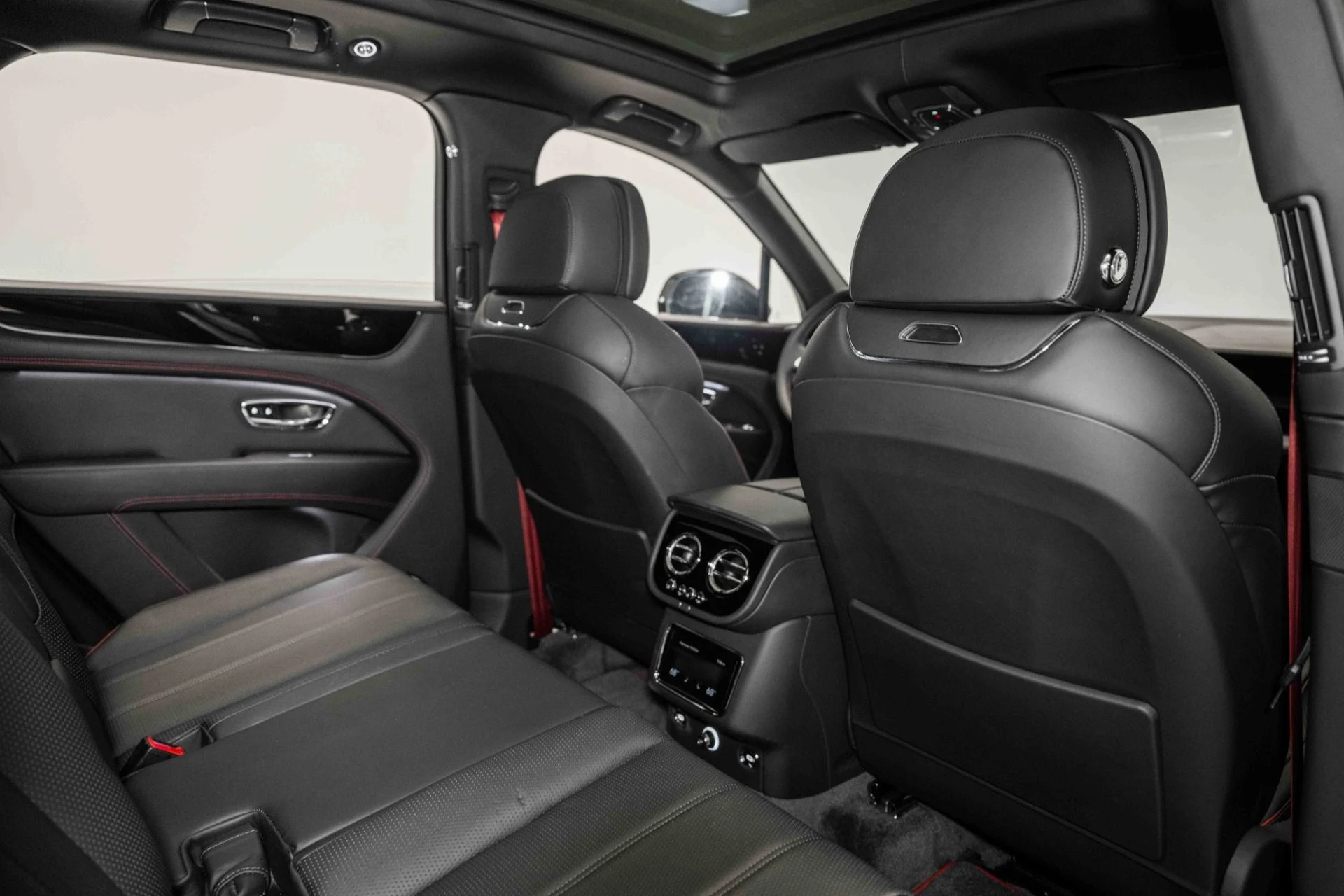 mph021_3591255400_Used_2022_Bentley_Bentayga_S_1725543345_cf906ce795