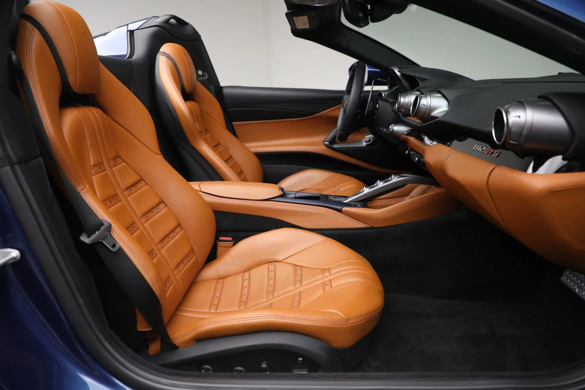 mph021_3596980481_Used_2021_Ferrari_812_GTS_0689a33995