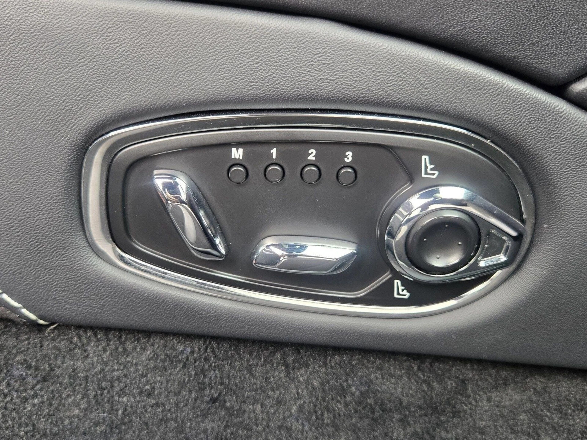 mph021_3598205363_94325f3d2e68b4dcbdd19415b1d658a4x_e132b662e8