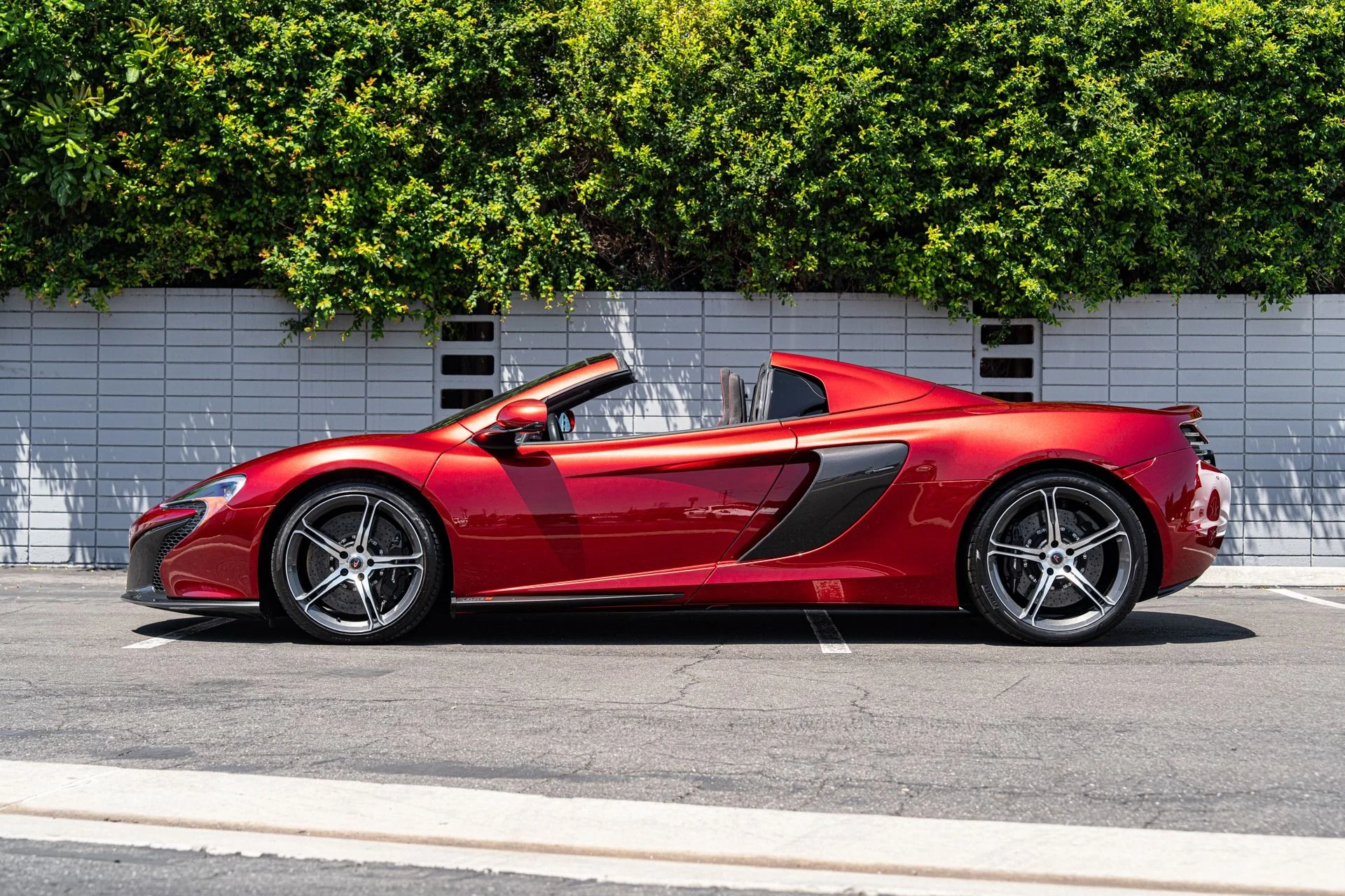 mph021_3599943519_Used_2015_Mc_Laren_650_S_Spider_1754071755_897f91e6f8