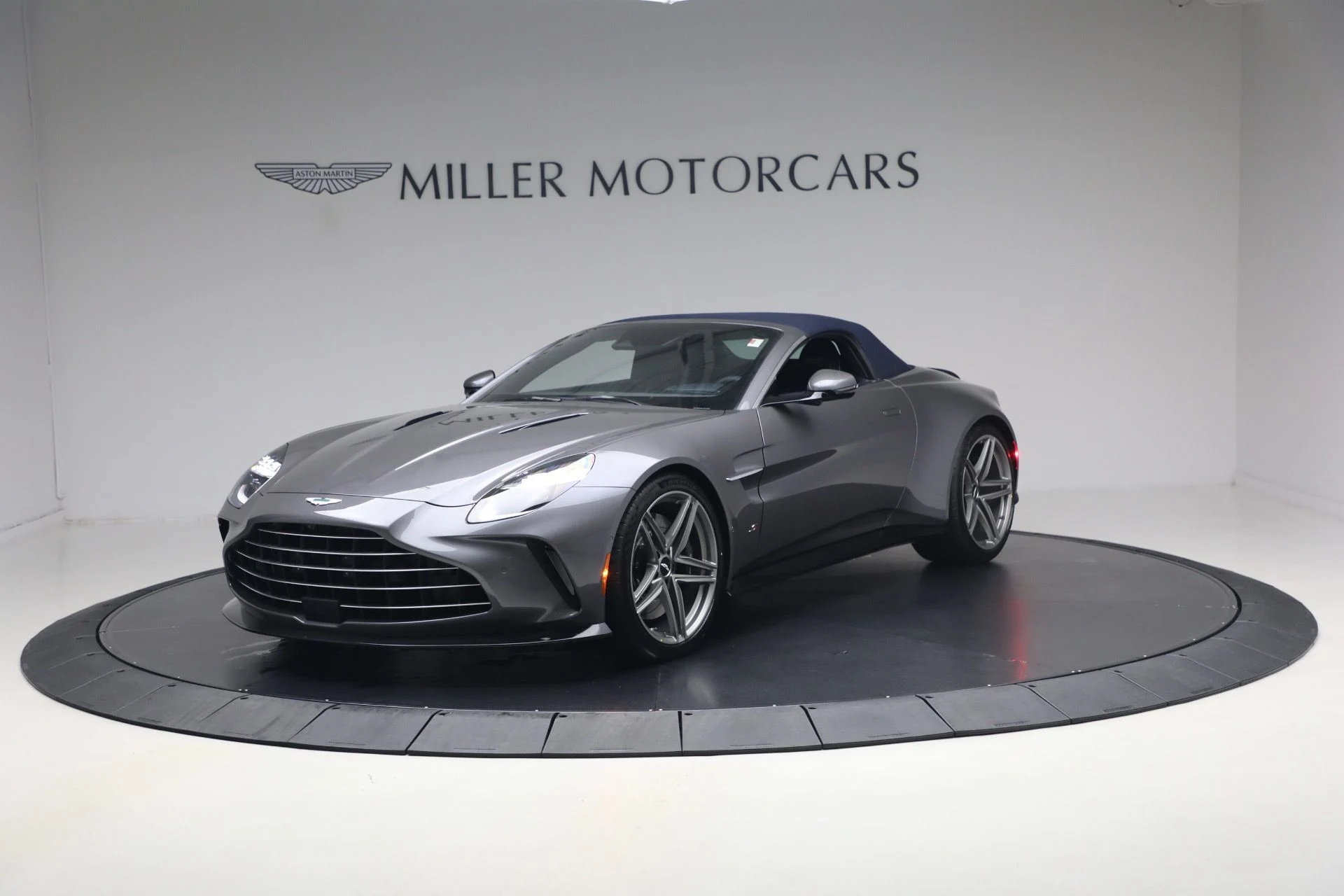 mph021_360624511_New_2026_Aston_Martin_Vantage_S_Roadster_1786132821_d8a08d95b8
