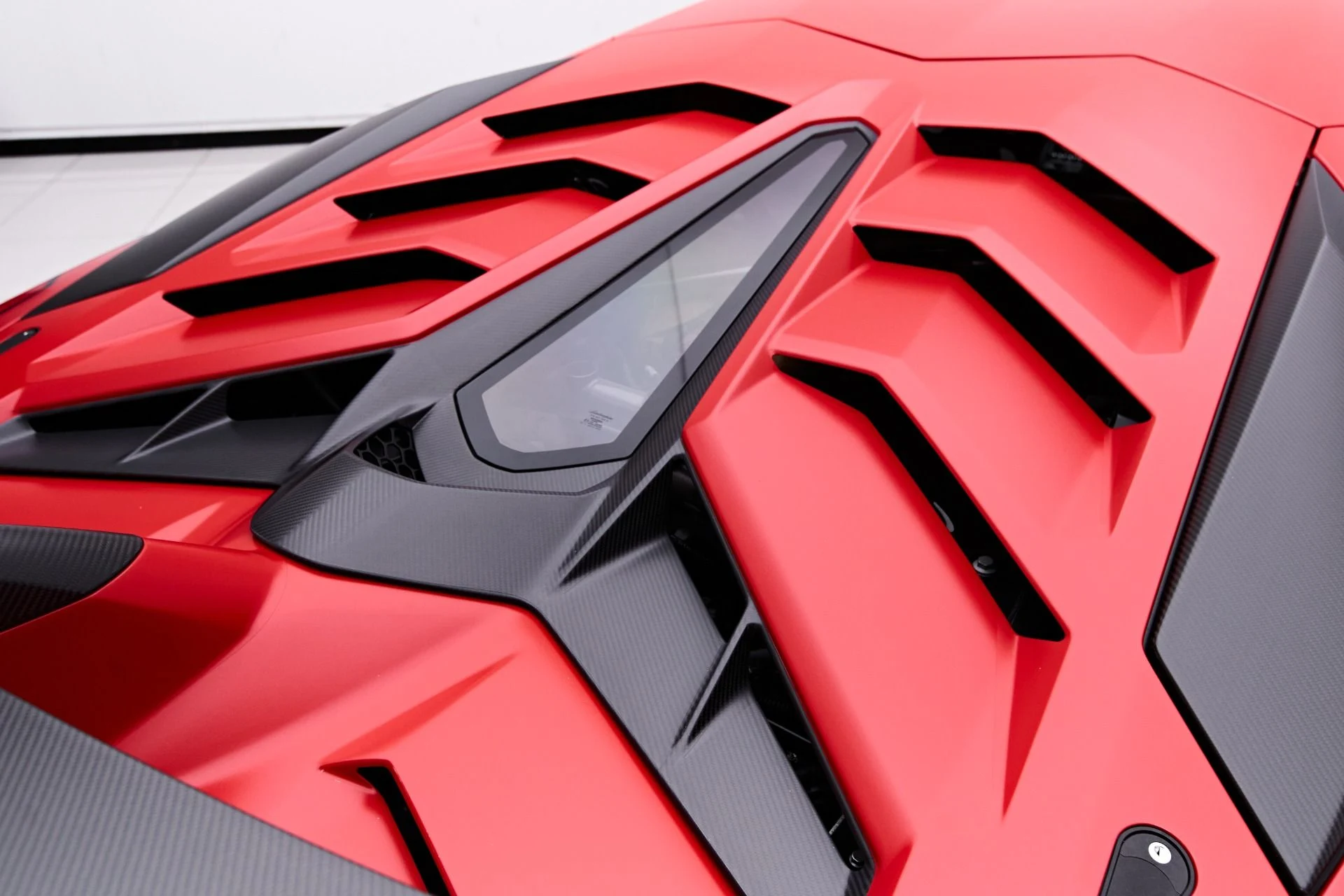 mph021_3610931586_Used_2019_Lamborghini_Aventador_SVJ_Base_1660667507_c60a1dcc9a