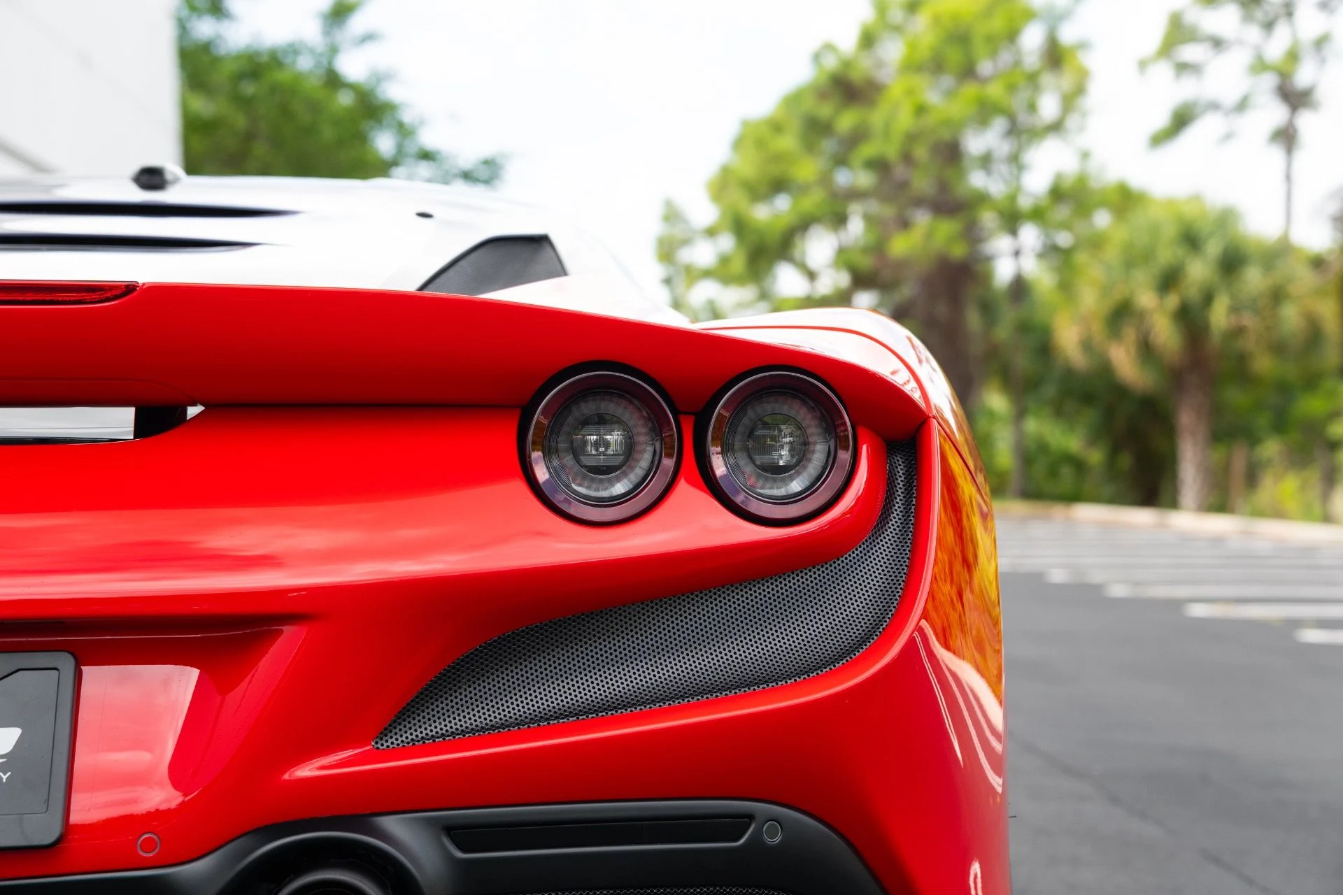 mph021_3616071786_Used_2022_Ferrari_F8_Tributo_1774670303_7e5c95cc13