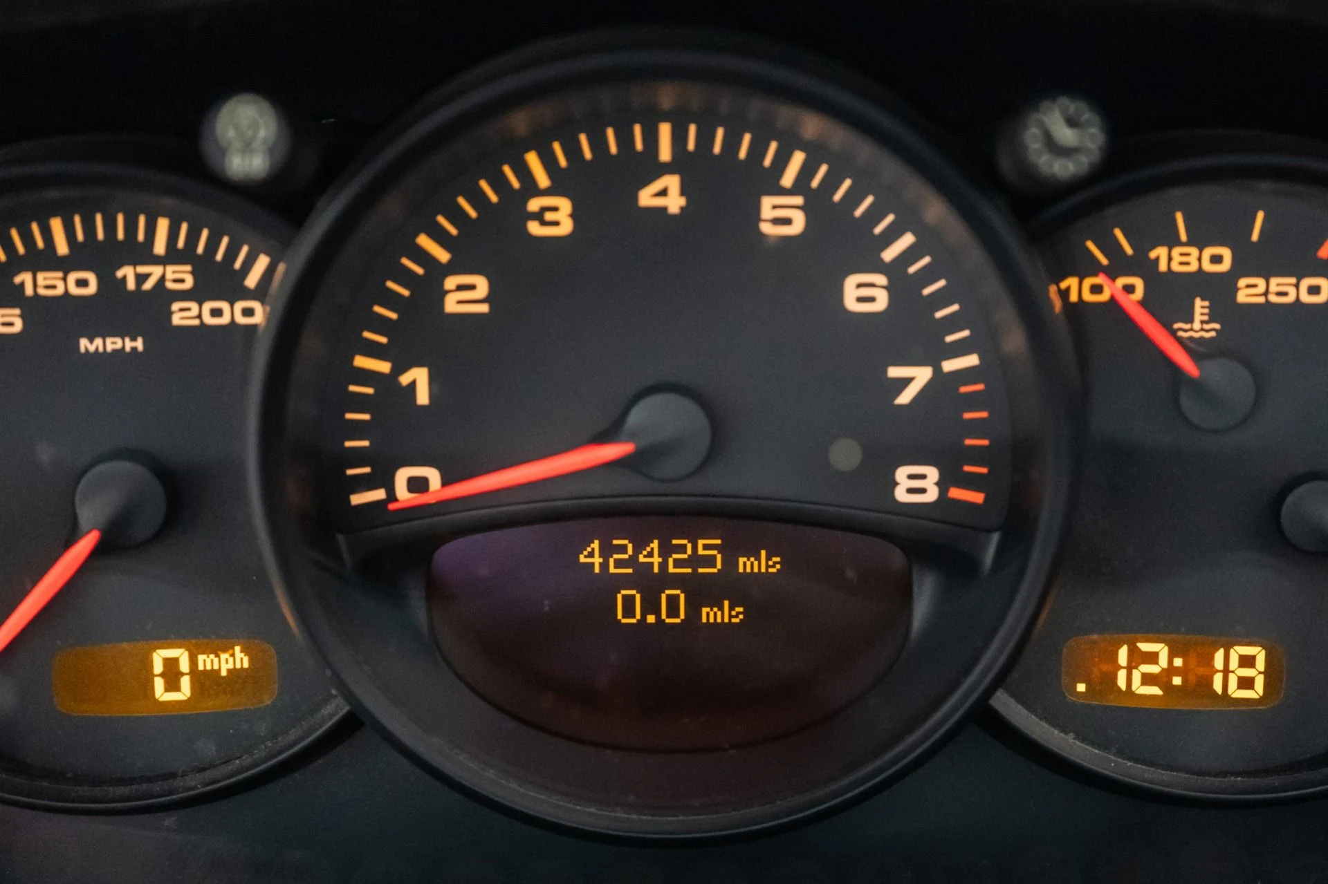 mph021_36172193_Used_2004_Porsche_911_Carrera_Cabriolet_1761773538_1ab3d1ed6c