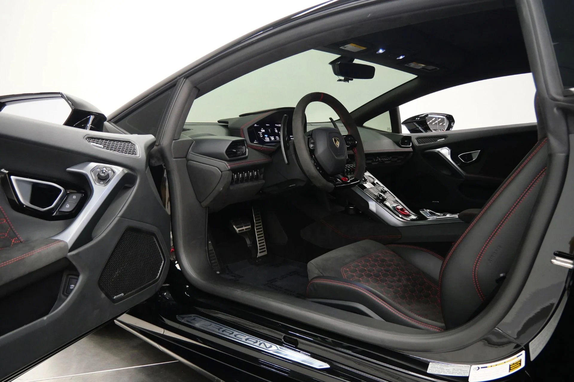 mph021_3617405270_Used_2019_Lamborghini_Huracan_LP_580_2_Q_Citura_Interior_Giano_Wheels_571_HP_V10_1786034650_b34e8a1522