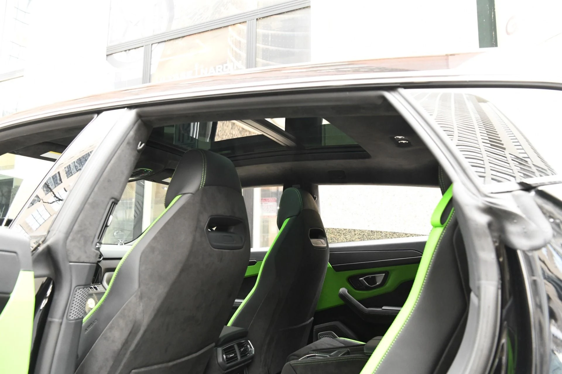 mph021_3624958049_Used_2024_Lamborghini_Urus_S_1753296276_325219baad