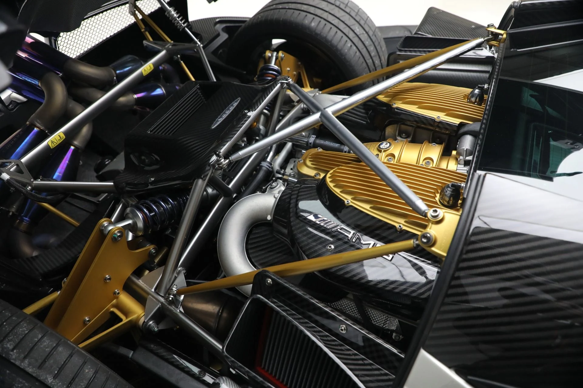 mph021_3625029579_Used_2014_Pagani_Huayra_Tempesta_1765914855_70dc56192c
