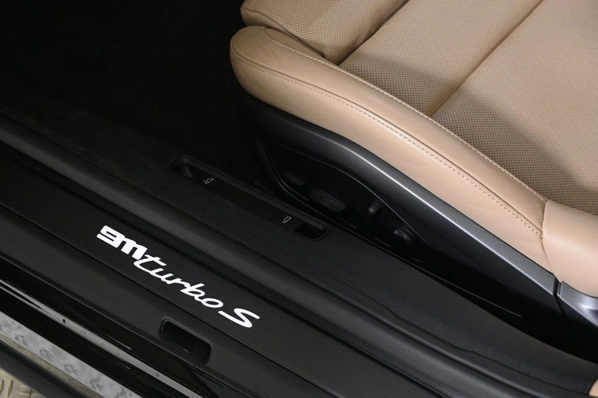 mph021_3631930353_03381e664c3c407a9a3369473d5e958d_91f01f7d69